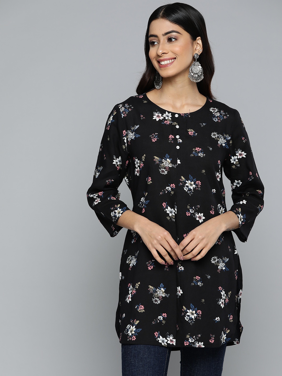 

HERE&NOW Floral Printed Kurti, Black