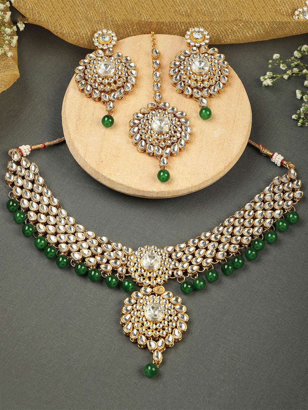 

Alamod Women Gold-Plated Kundan-Studded & Pearl Beaded Jewellery Set, Green