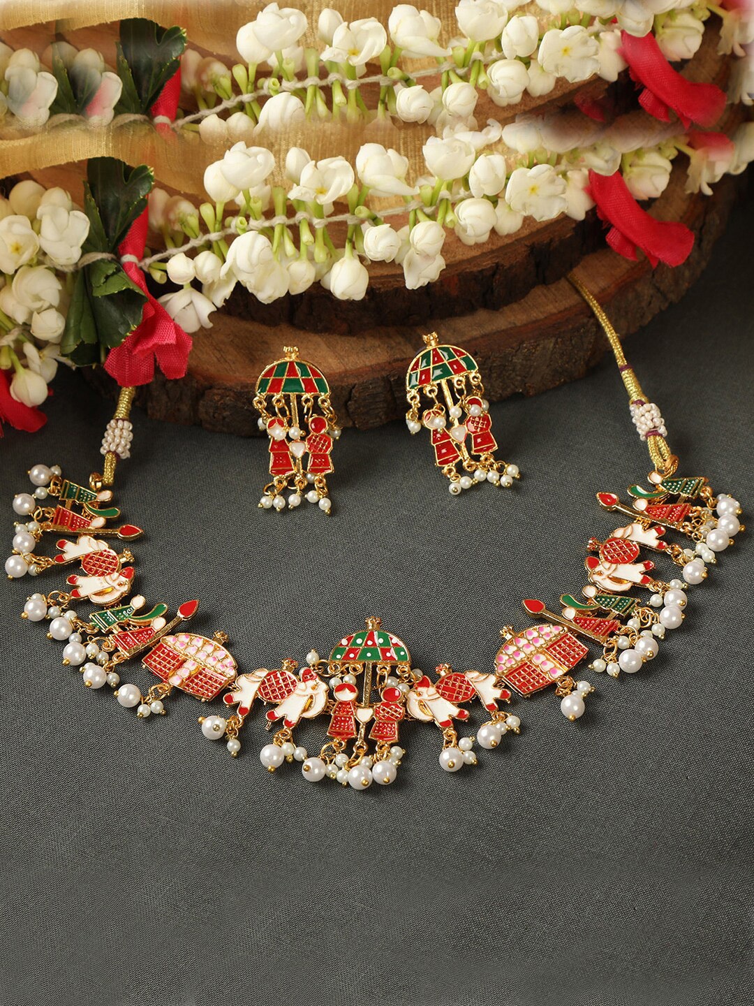 

Alamod Gold-Plated Stone-Studded & Pearl Beaded Jewellery Set