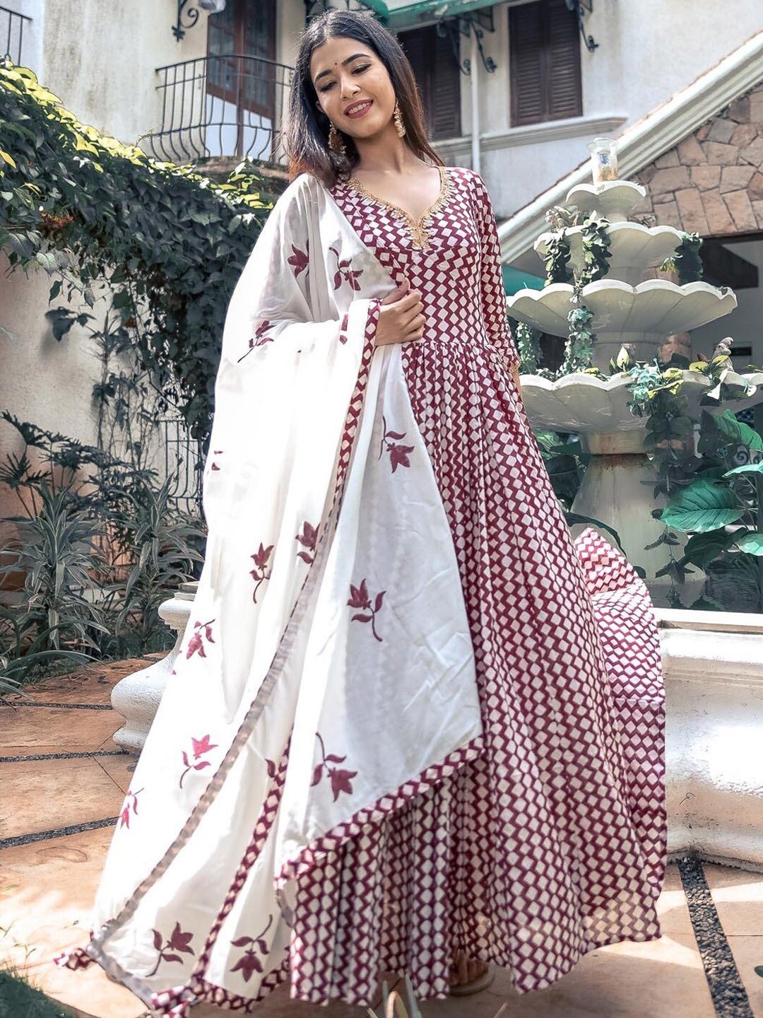 

Ambraee Women Cotton Geometric Printed Anarkali Kurta, Maroon
