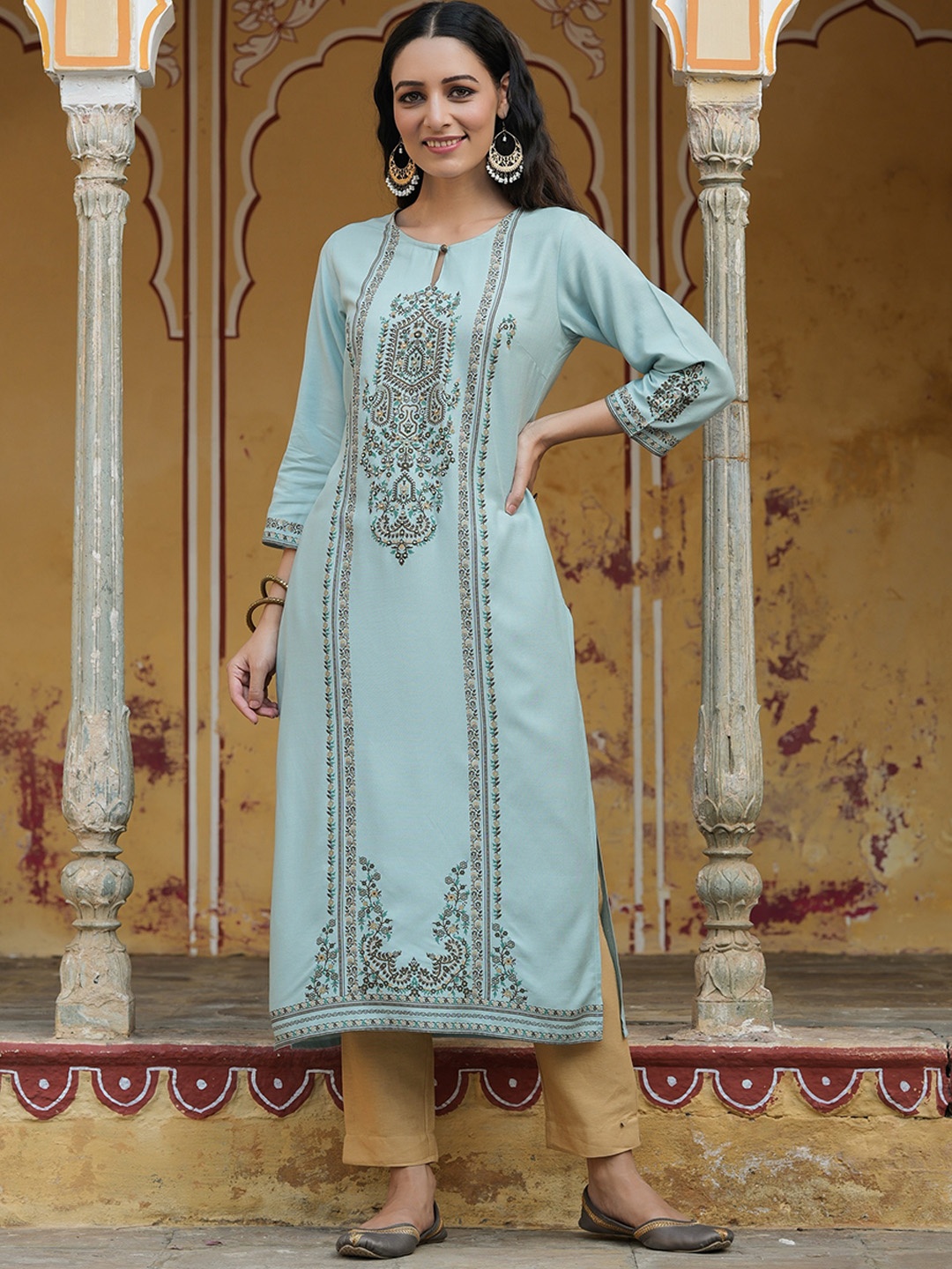 

Juniper Women Floral Printed Kurta, Green