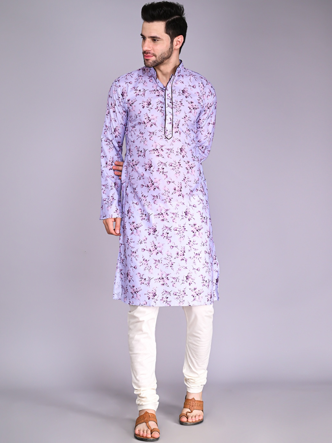 

VESHAM Men Floral Printed Kurta with Churidar, Purple