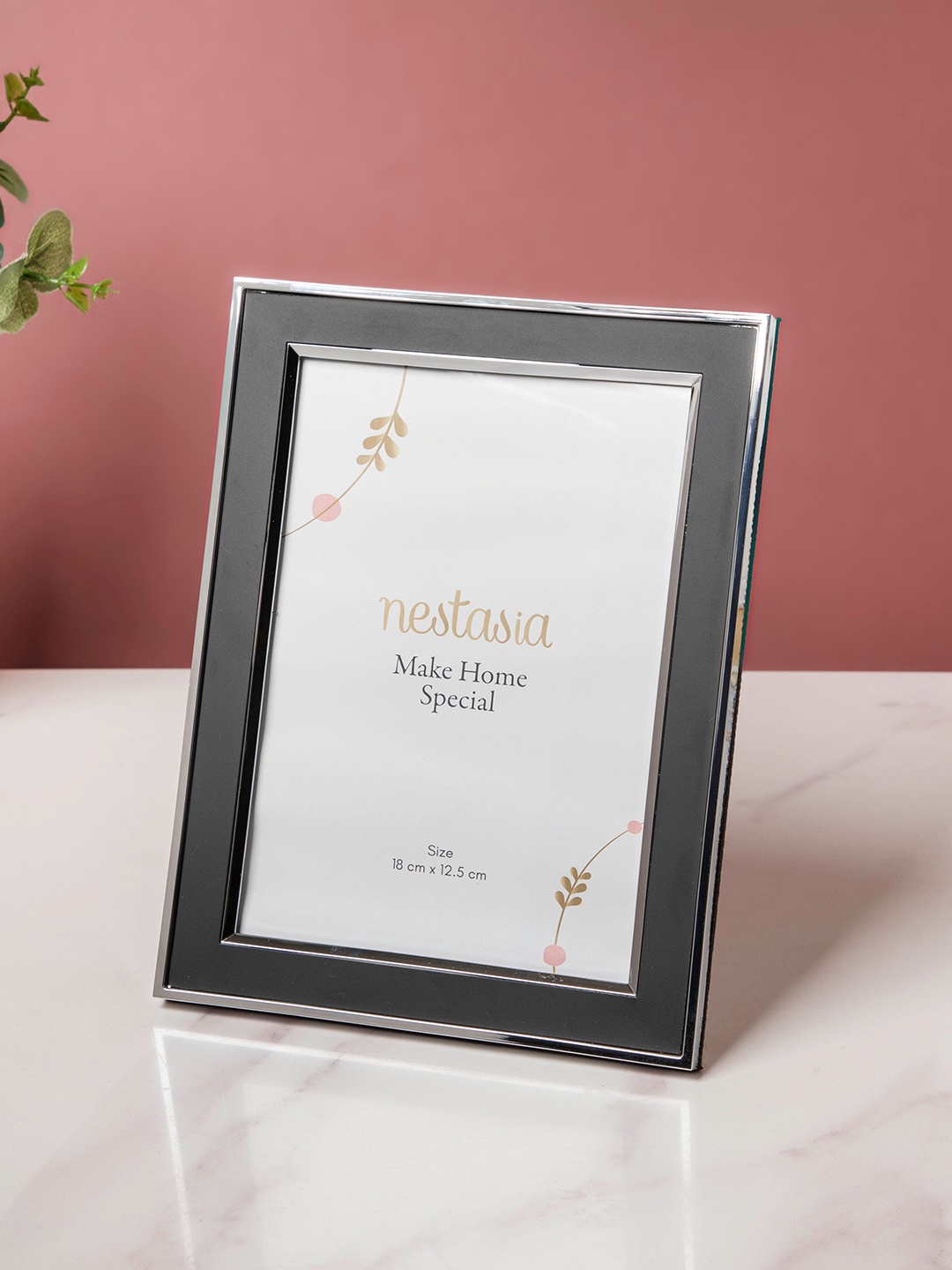 

Nestasia Black Table Photo Frames