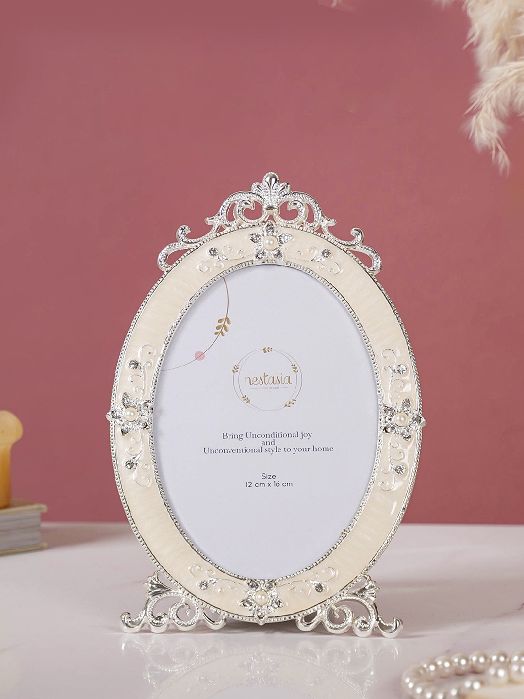 

Nestasia White Table Photo Frames