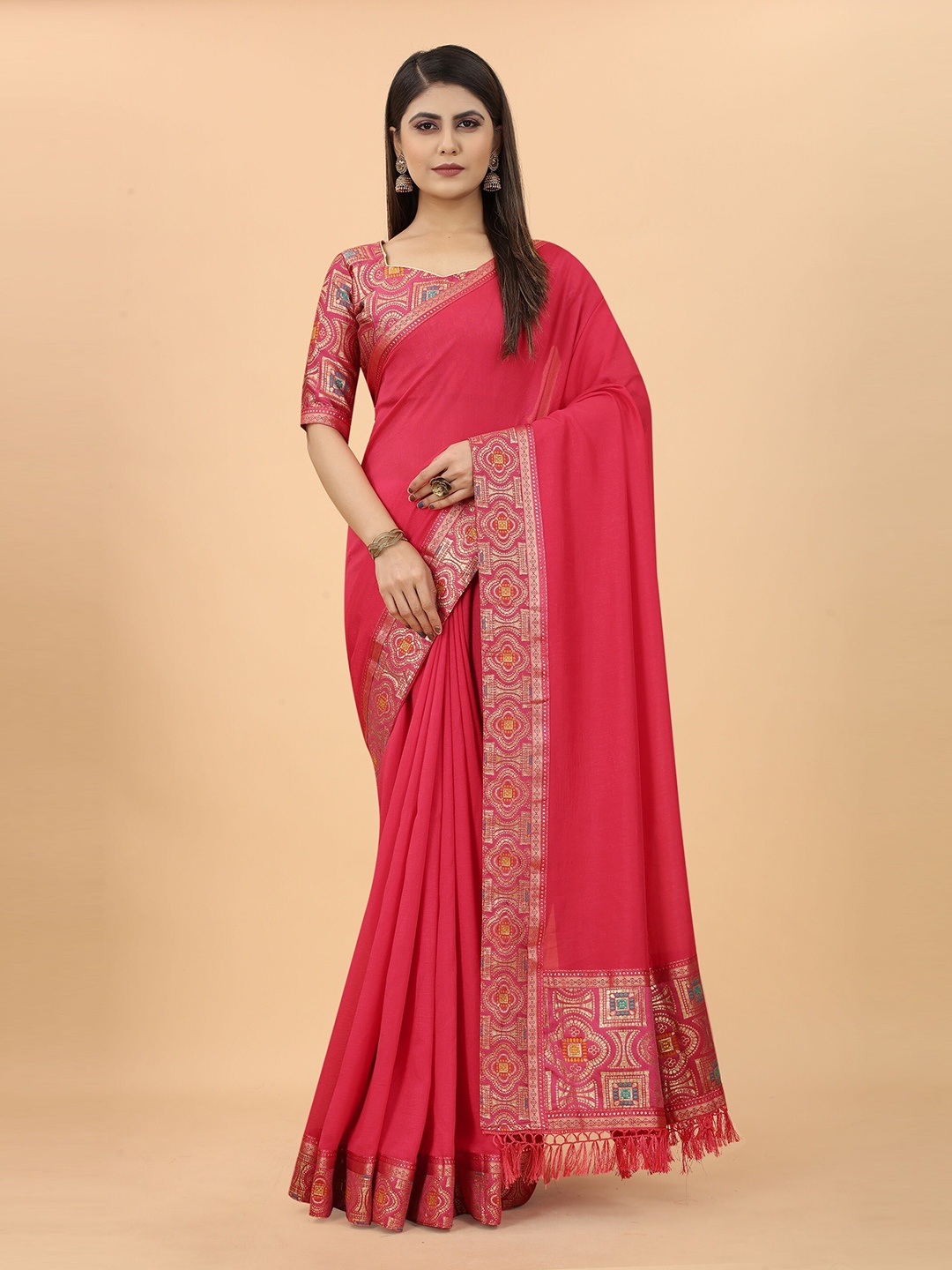 

Grubstaker Pink & Gold-Toned Zari Jute Silk Maheshwari Saree