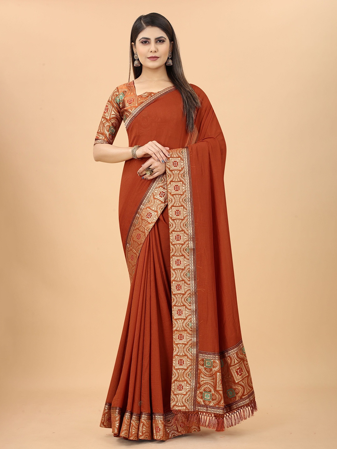 

Grubstaker Brown & Gold-Toned Zari Jute Silk Maheshwari Saree