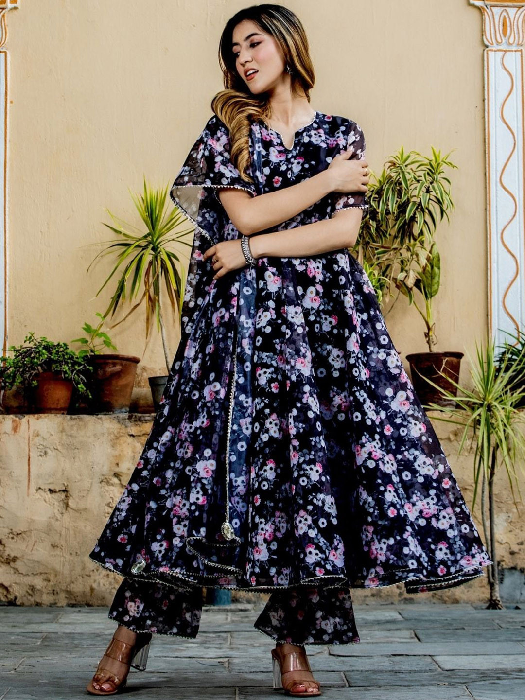 

HOUSE OF JAMOTI Women Navy Blue Floral Printed Kurta with Palazzos & With Dupatta