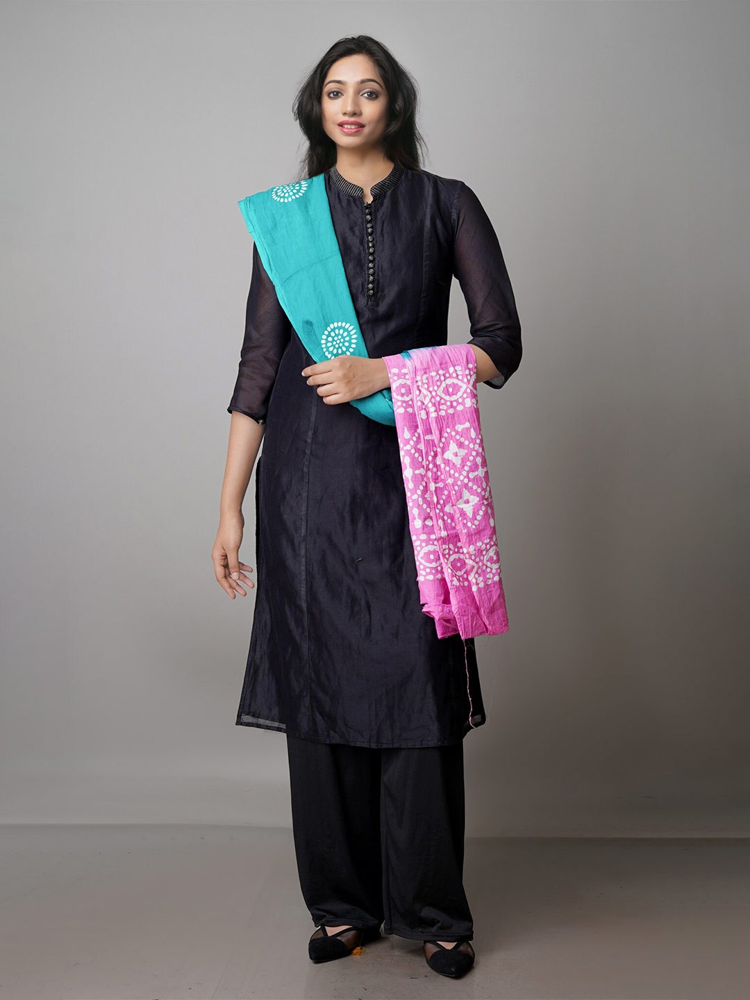 

Unnati Silks Green & Pink Ethnic Motifs Printed Pure Cotton Batik Dupatta