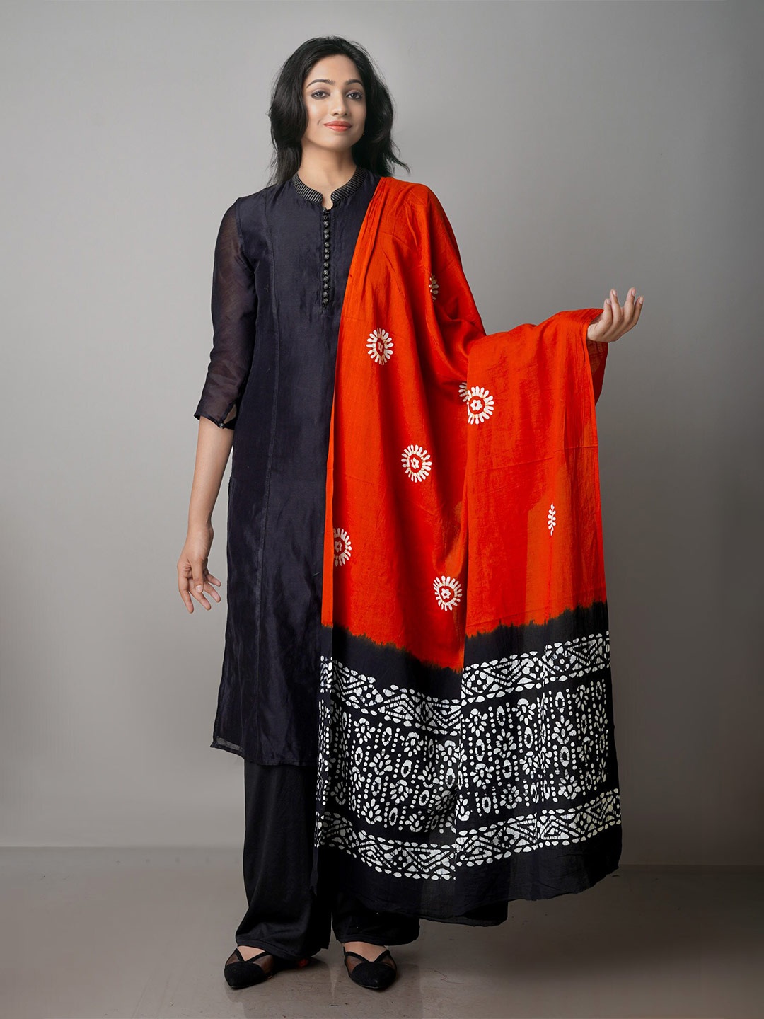 

Unnati Silks Maroon & Black Ethnic Motifs Printed Pure Cotton Batik Dupatta