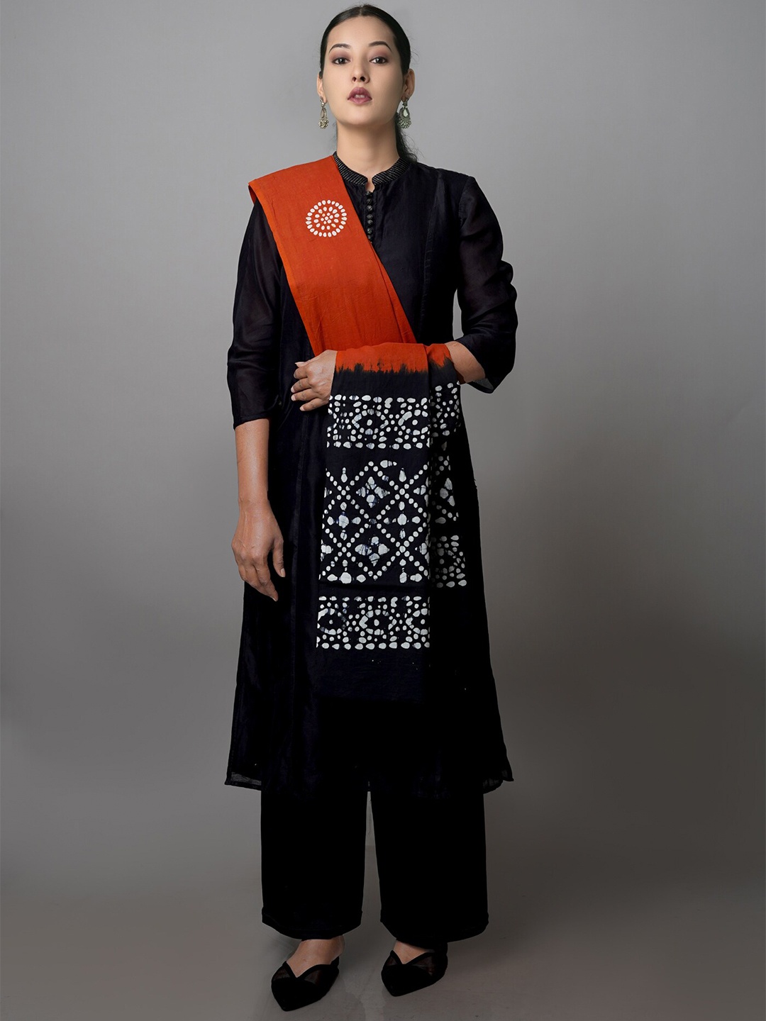 

Unnati Silks Orange & Black Ethnic Motifs Printed Pure Cotton Batik Dupatta