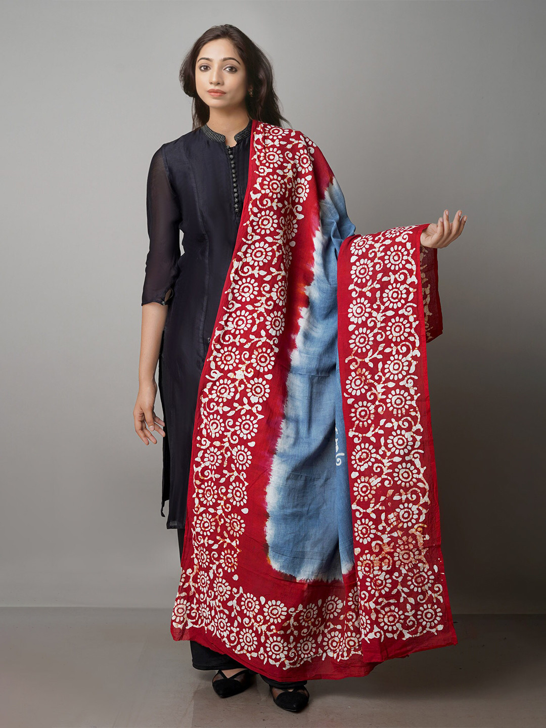 

Unnati Silks Grey & Red Ethnic Motifs Printed Pure Cotton Batik Dupatta