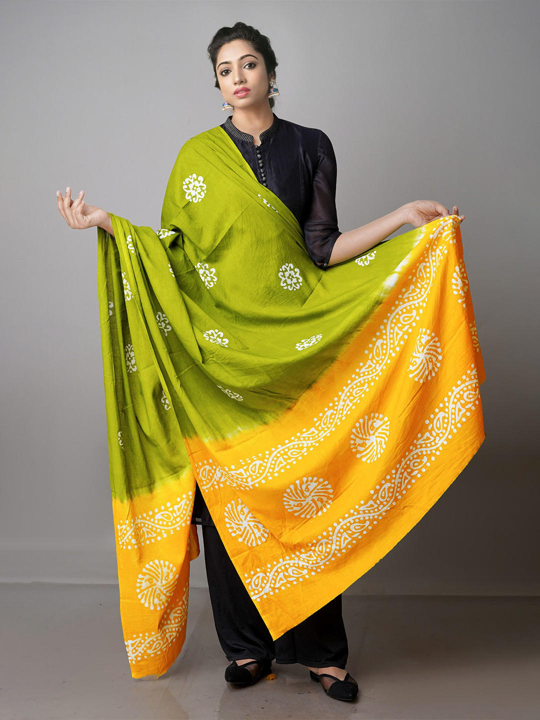 

Unnati Silks Green & Yellow Ethnic Motifs Printed Pure Cotton Batik Dupatta