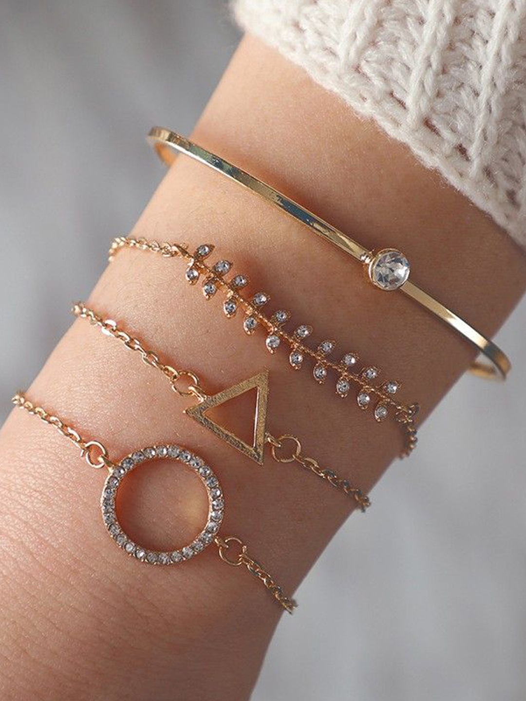 

Jewels Galaxy Women 4 Gold-Toned & White Gold-Plated Link Bracelet