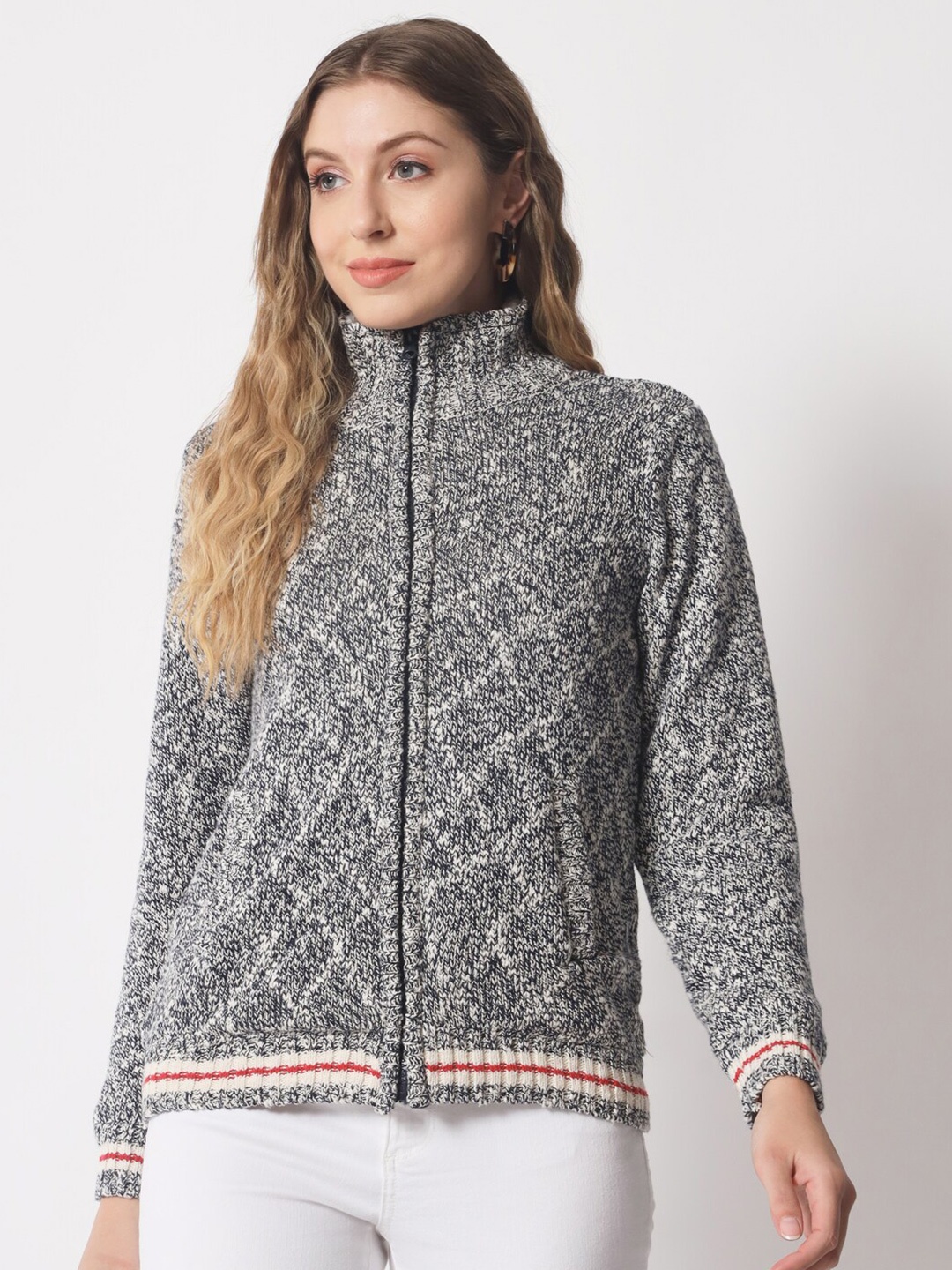 

DAiSY Women Navy Blue & White Checked Printed Cardigan