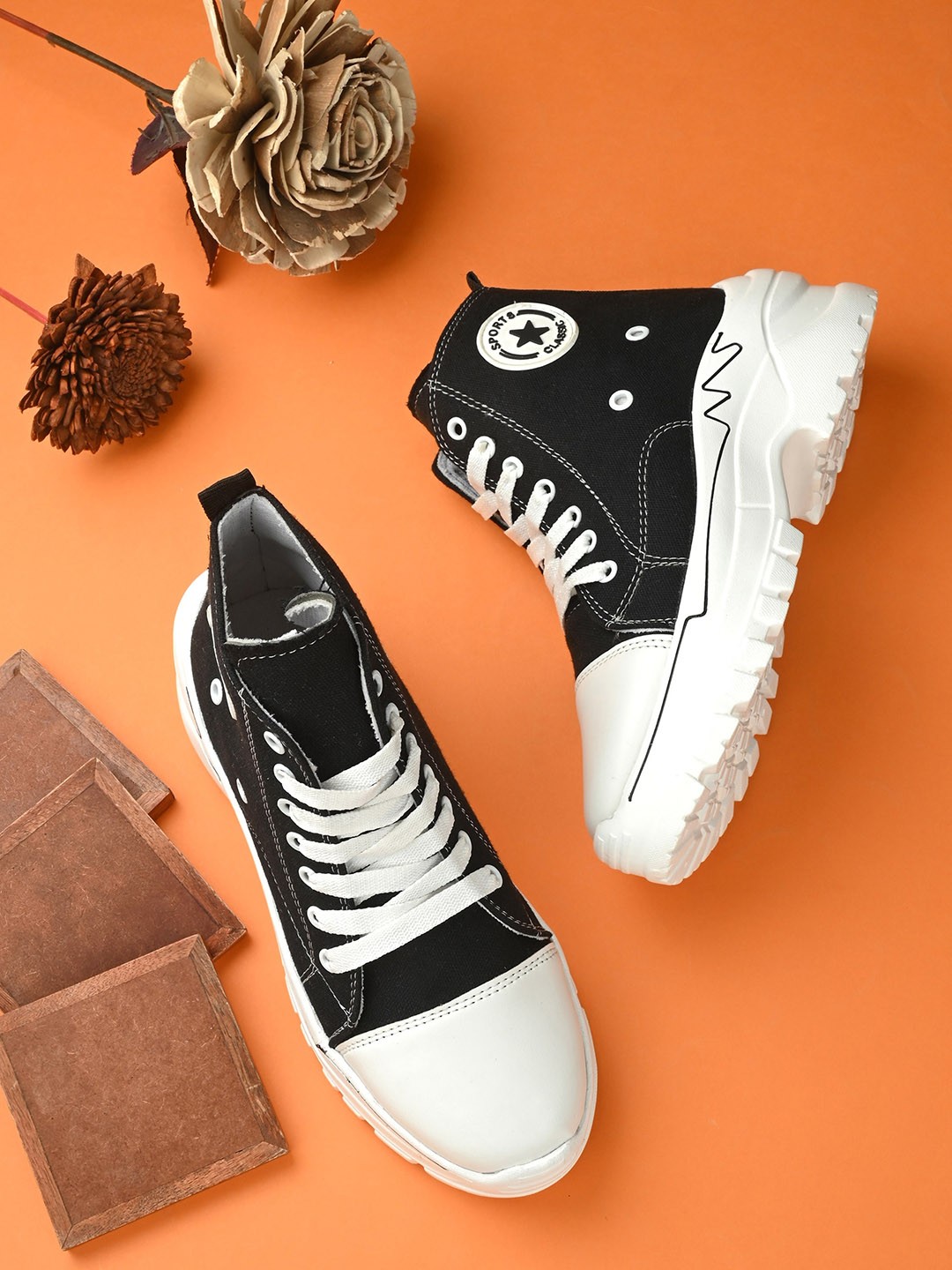 

BUCIK Women Colourblocked High-Top Lightweight Sneakers, Black