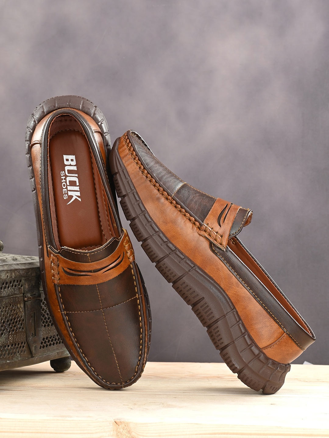 

BUCIK Men Colourblocked Lightweight Loafers, Brown