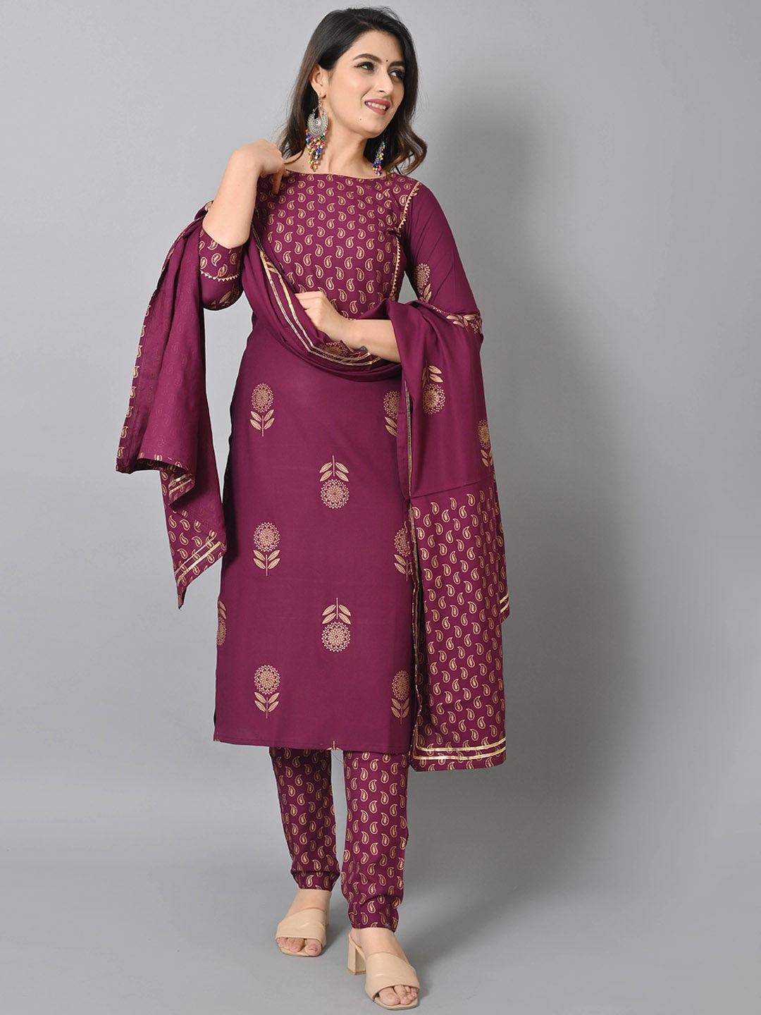 

VASTRAMANIAA Floral Printed Boat Neck Kurta with Trousers & Dupatta, Purple
