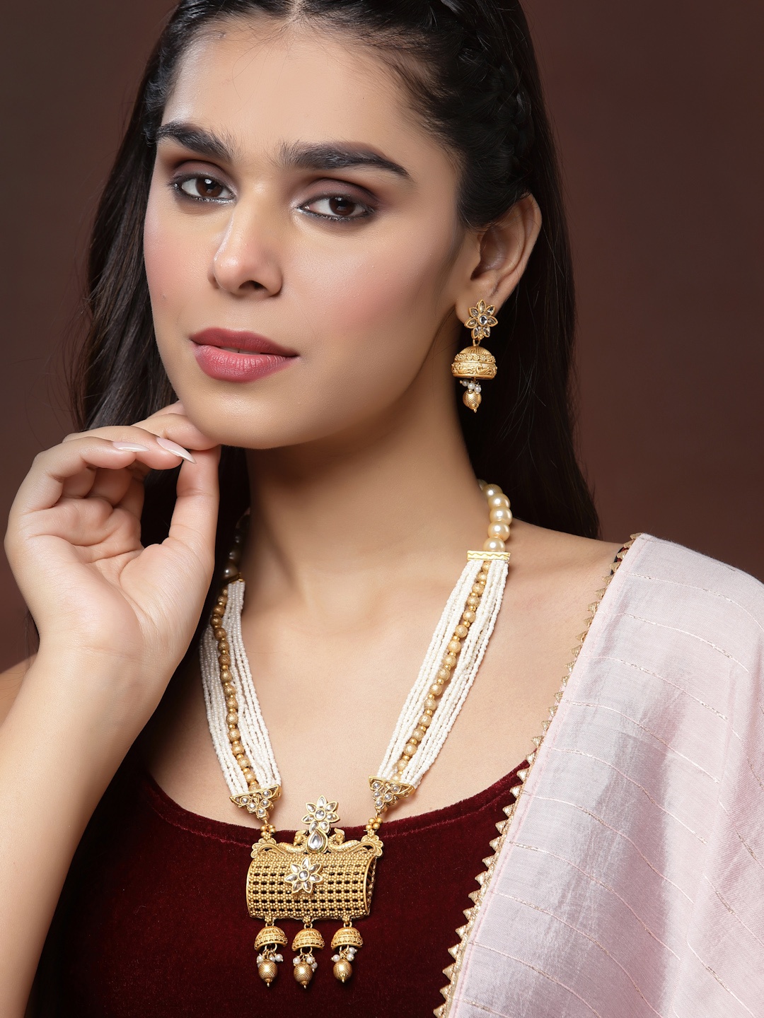 

PANASH Gold-Plated Kundan-Studded & Pearl Beaded Jewellery Set