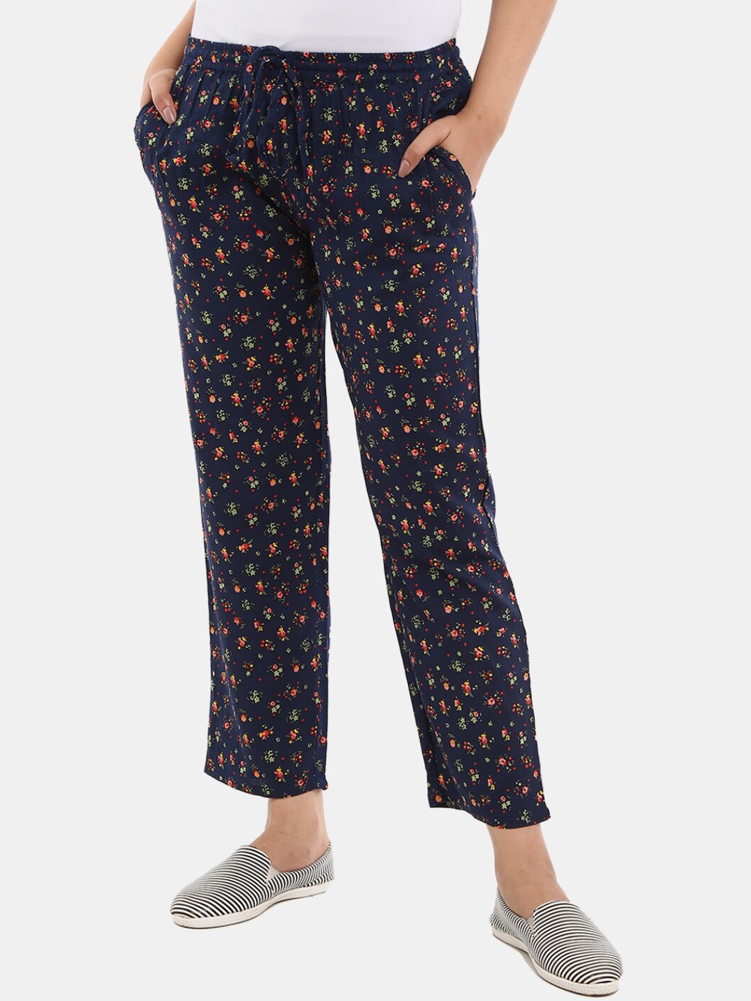 

V-Mart Women Printed Mid Rise Lounge Pant, Navy blue