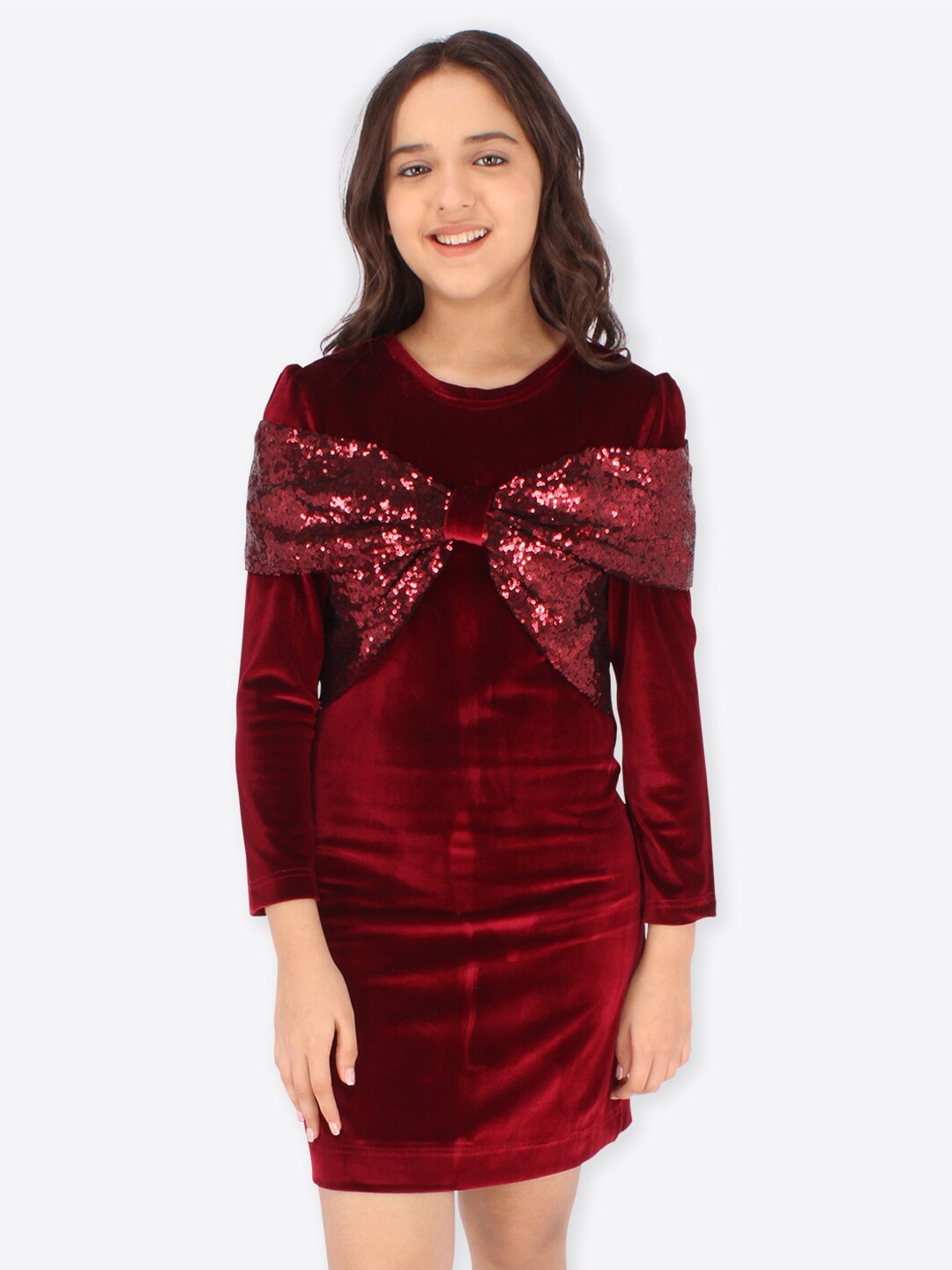 

CUTECUMBER Maroon Applique Velvet Sheath Dress
