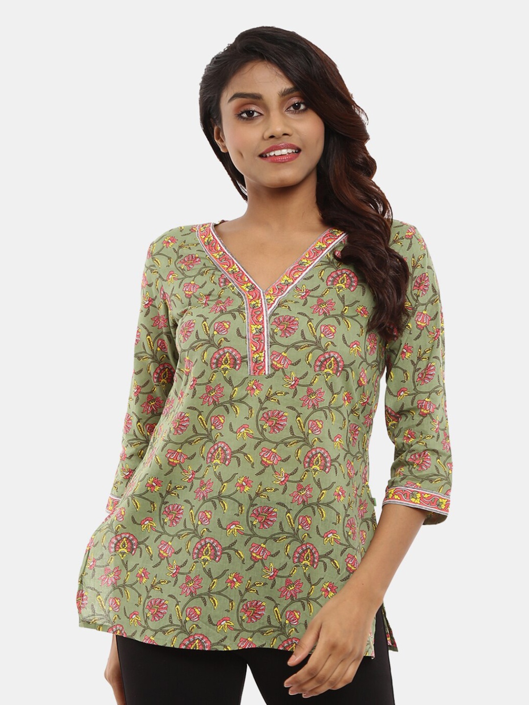 

V-Mart Green Ethnic Motifs Printed V-Neck Pure Cotton Kurti