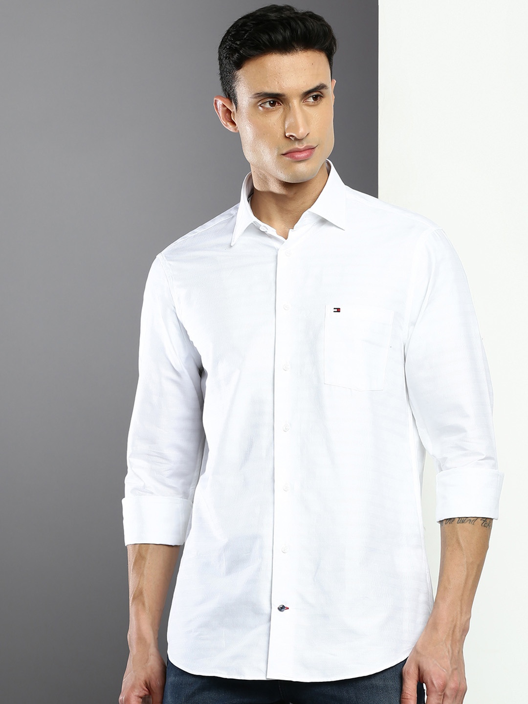 

Tommy Hilfiger Men Spread Collar Cotton Casual Shirt, White