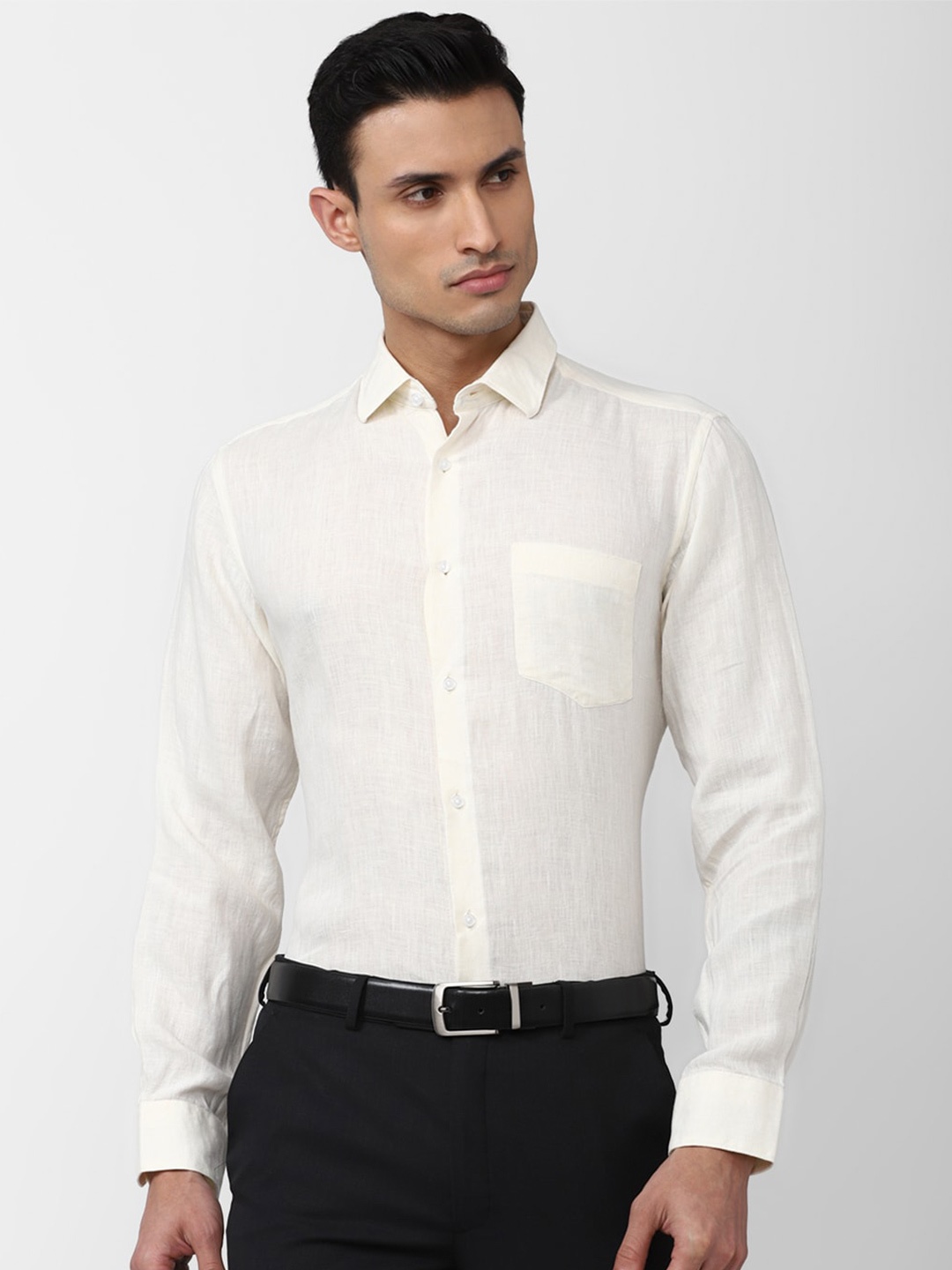 

Van Heusen Men Spread Collar Formal Shirt, Cream