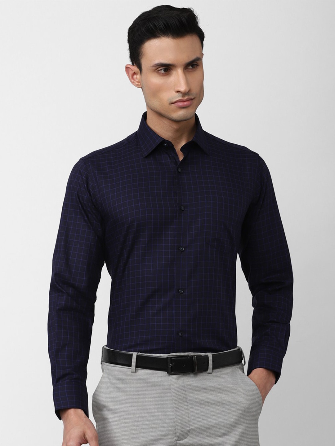 

Van Heusen Men Grid Tattersall Checks Pure Cotton Formal Shirt, Navy blue