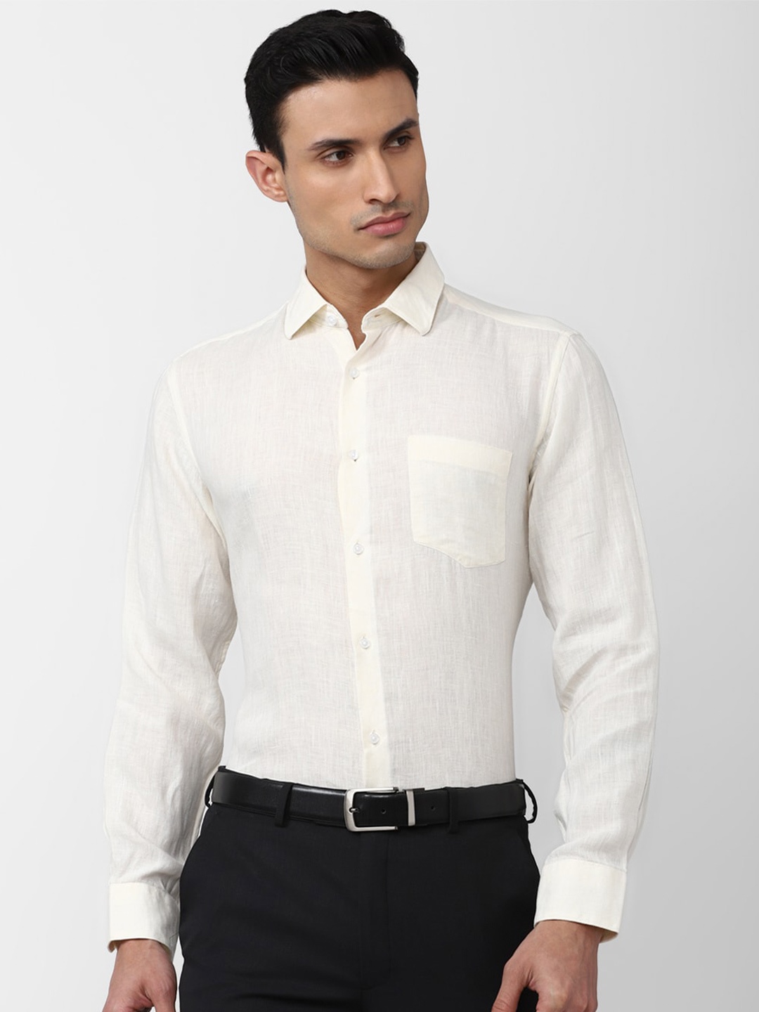 

Van Heusen Men Spread Collar Formal Shirt, Cream