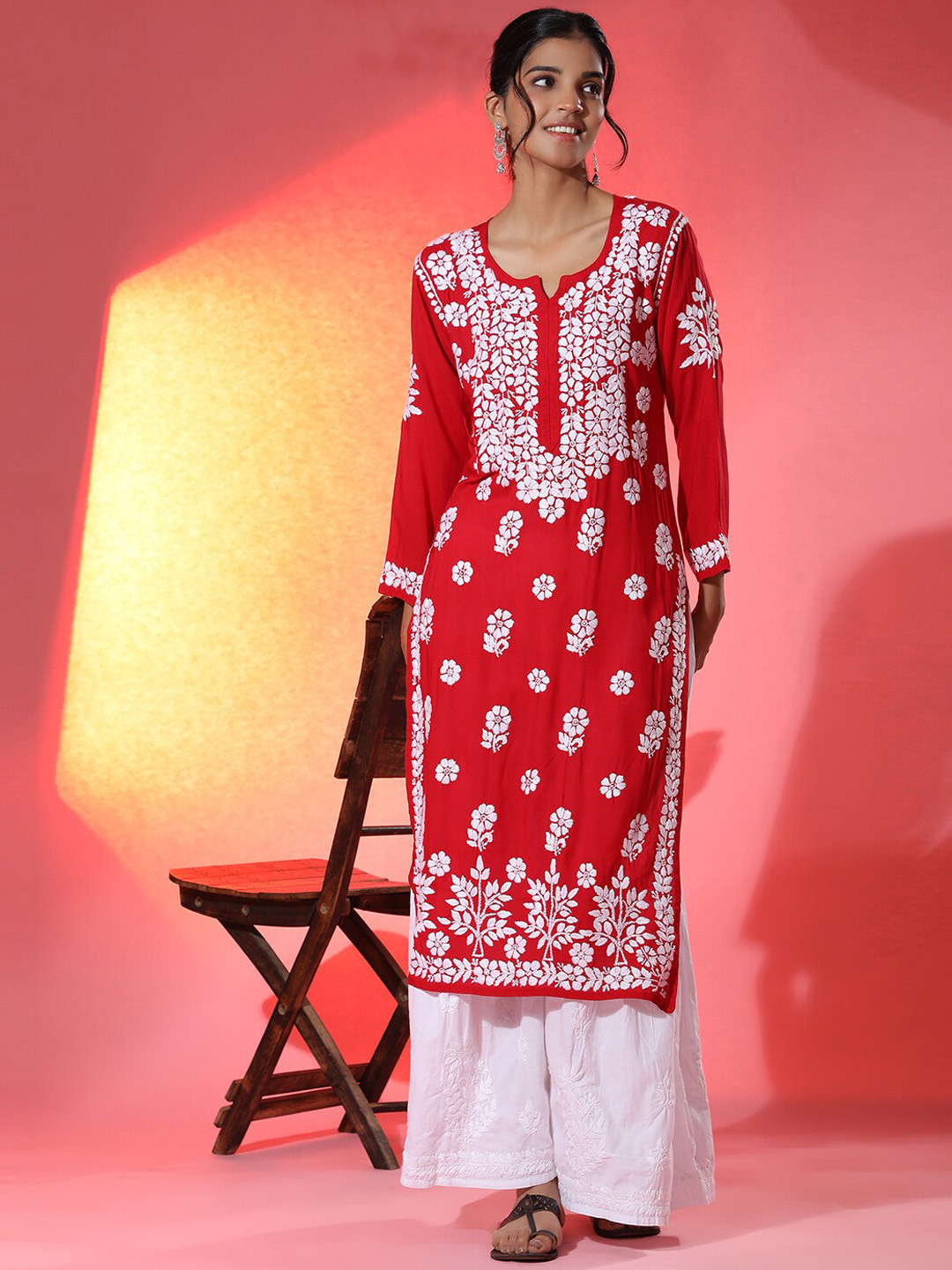 

HOUSE OF KARI Women Embroidered Chikankari Cotton Kurta, Red