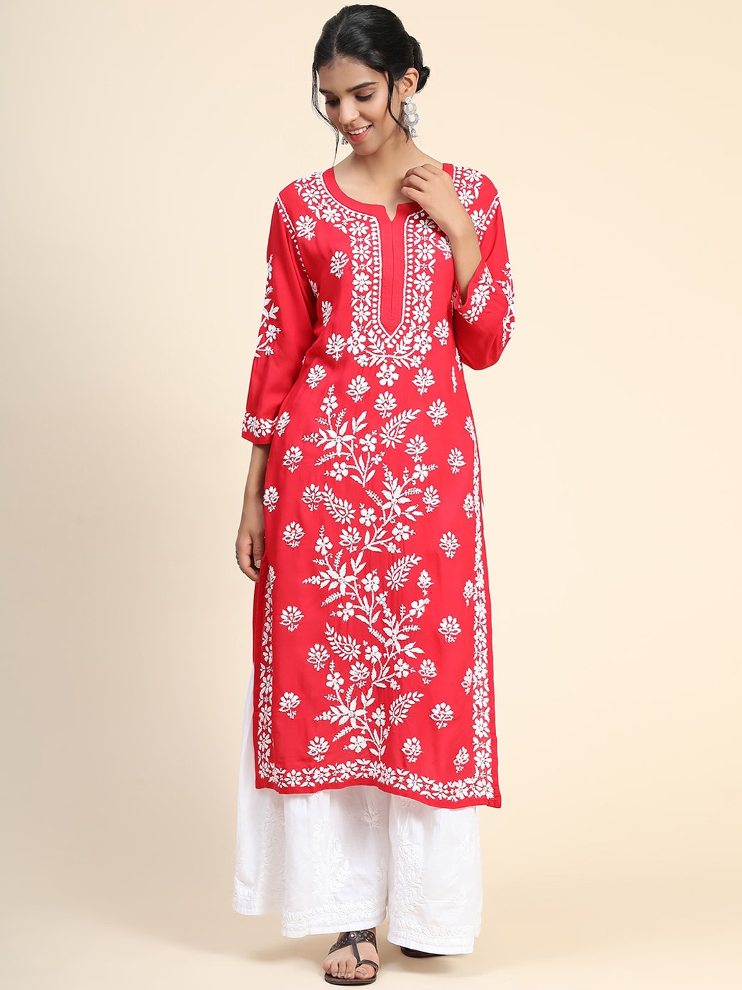 

HOUSE OF KARI Women Red Floral Embroidered Thread Work Kurta