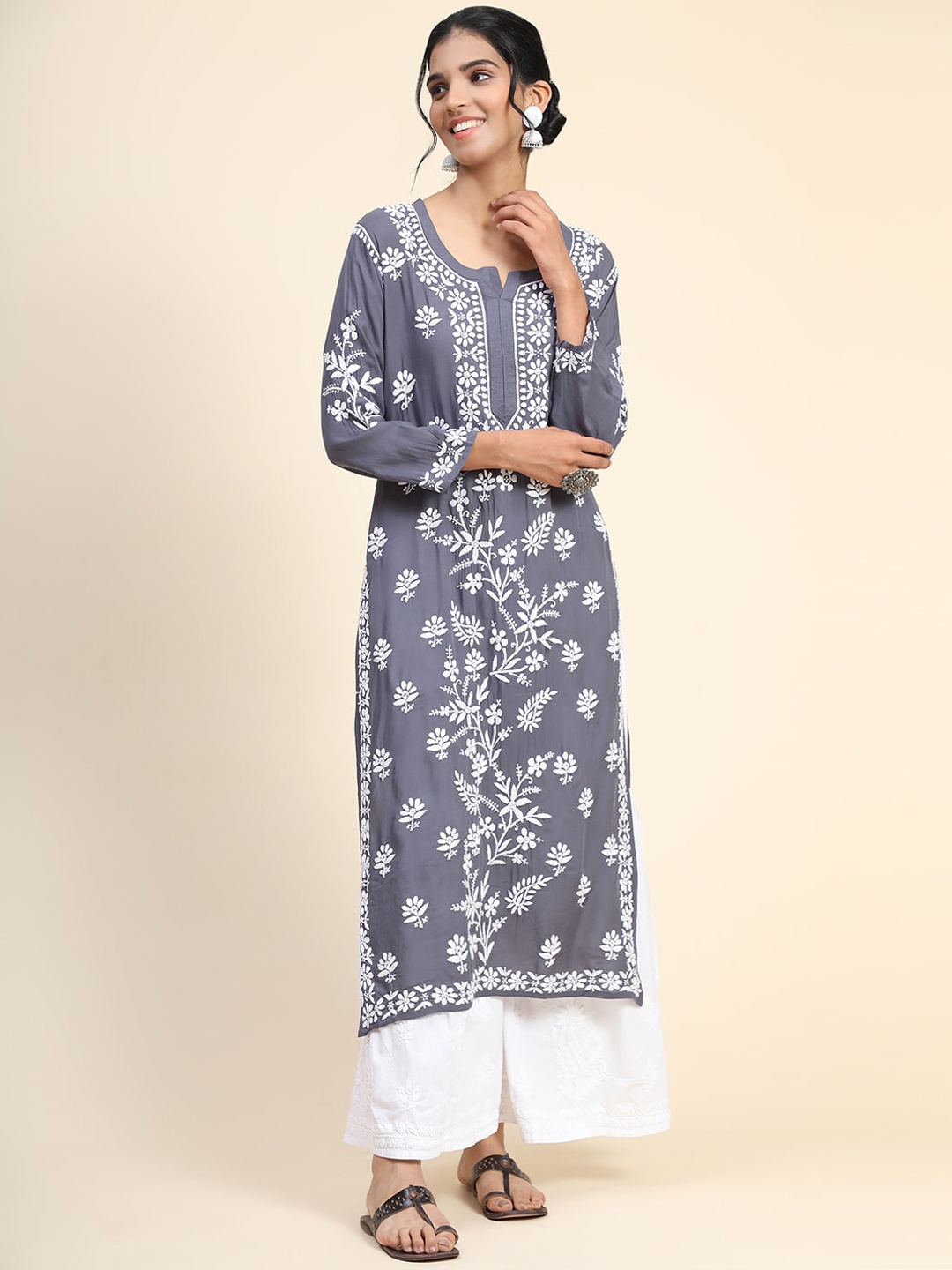 

HOUSE OF KARI Women Floral Embroidered Thread Work Cotton Kurta, Grey
