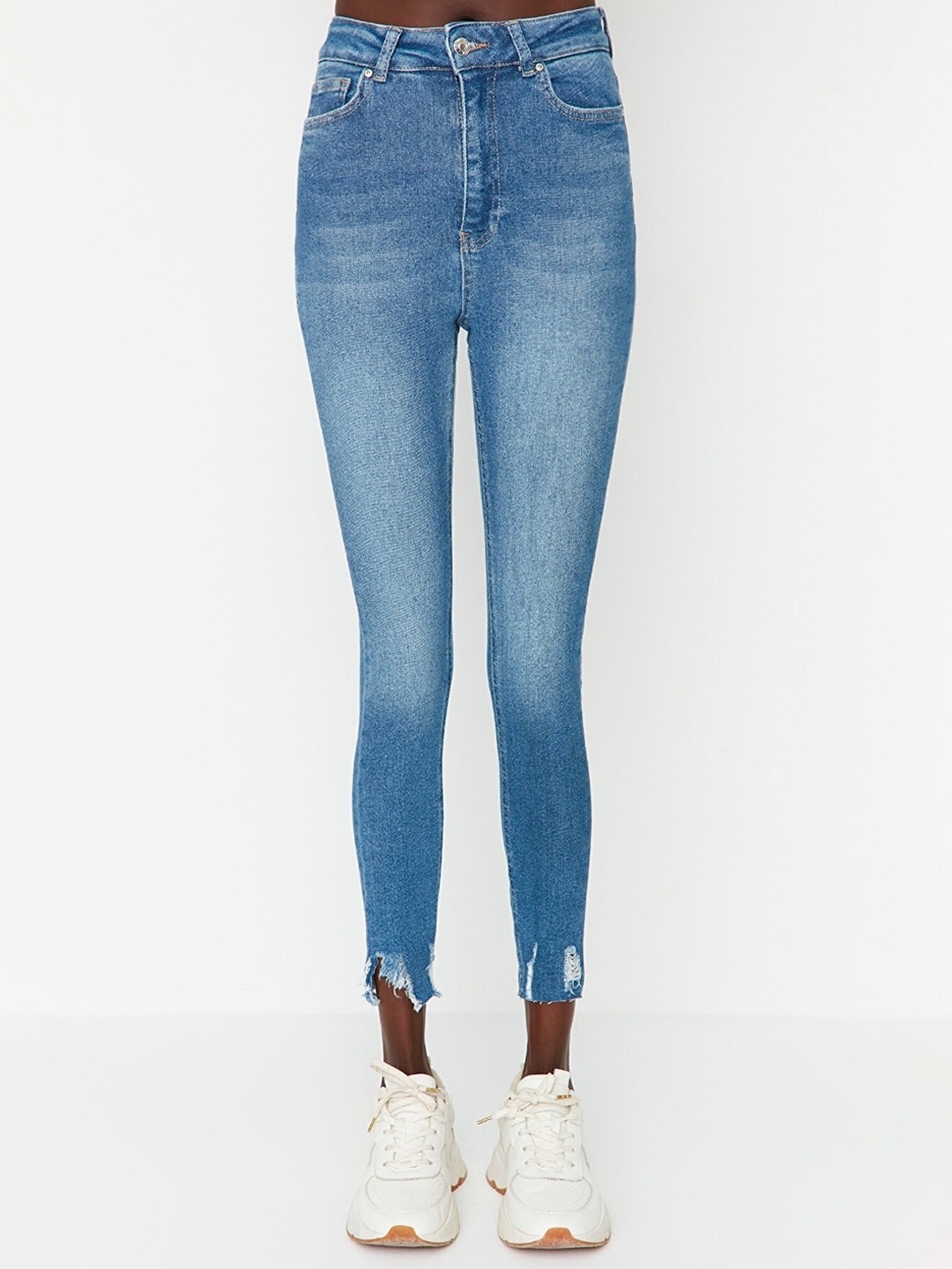 

Trendyol Women Light Fade Jeans, Blue