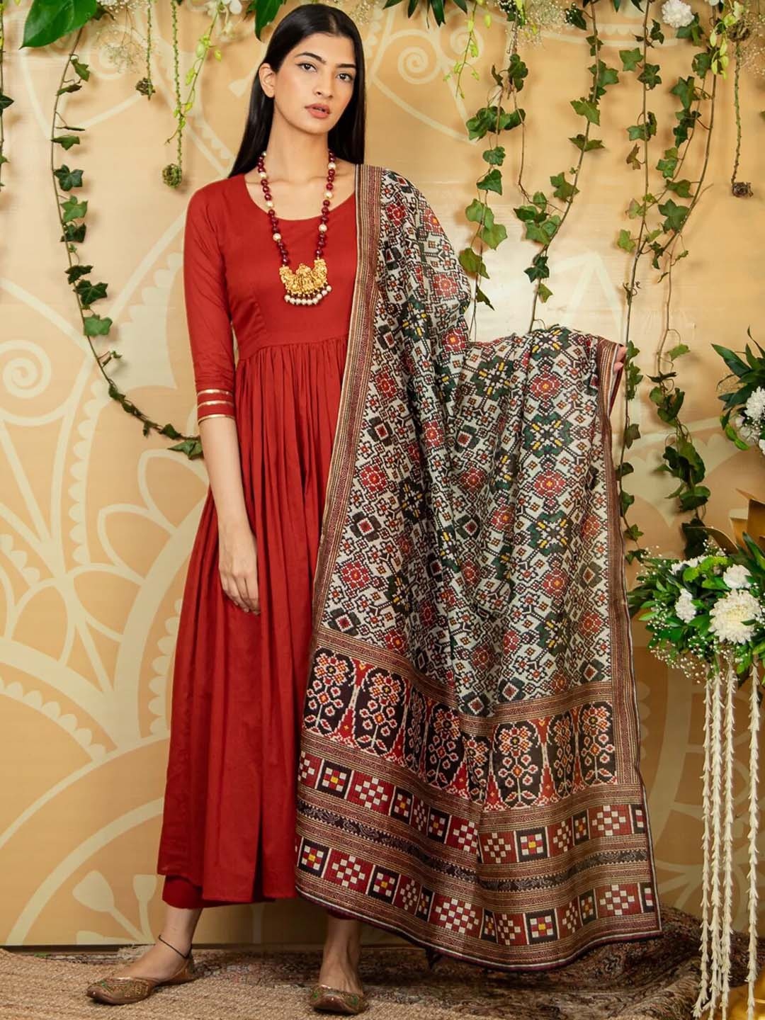 

Ambraee Pure Cotton Kurta with Trousers & With Dupatta, Maroon