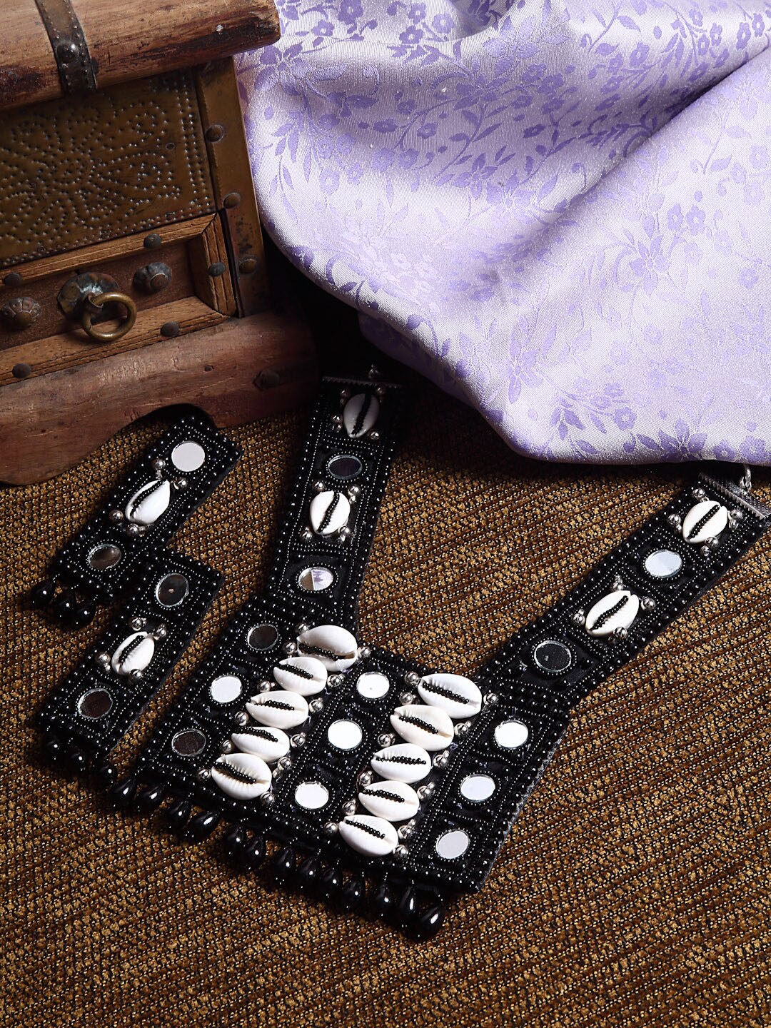 

Sargi Silver-Plated Cowrie & Mirrors Studded & Pearls Beaded Jewellery Set