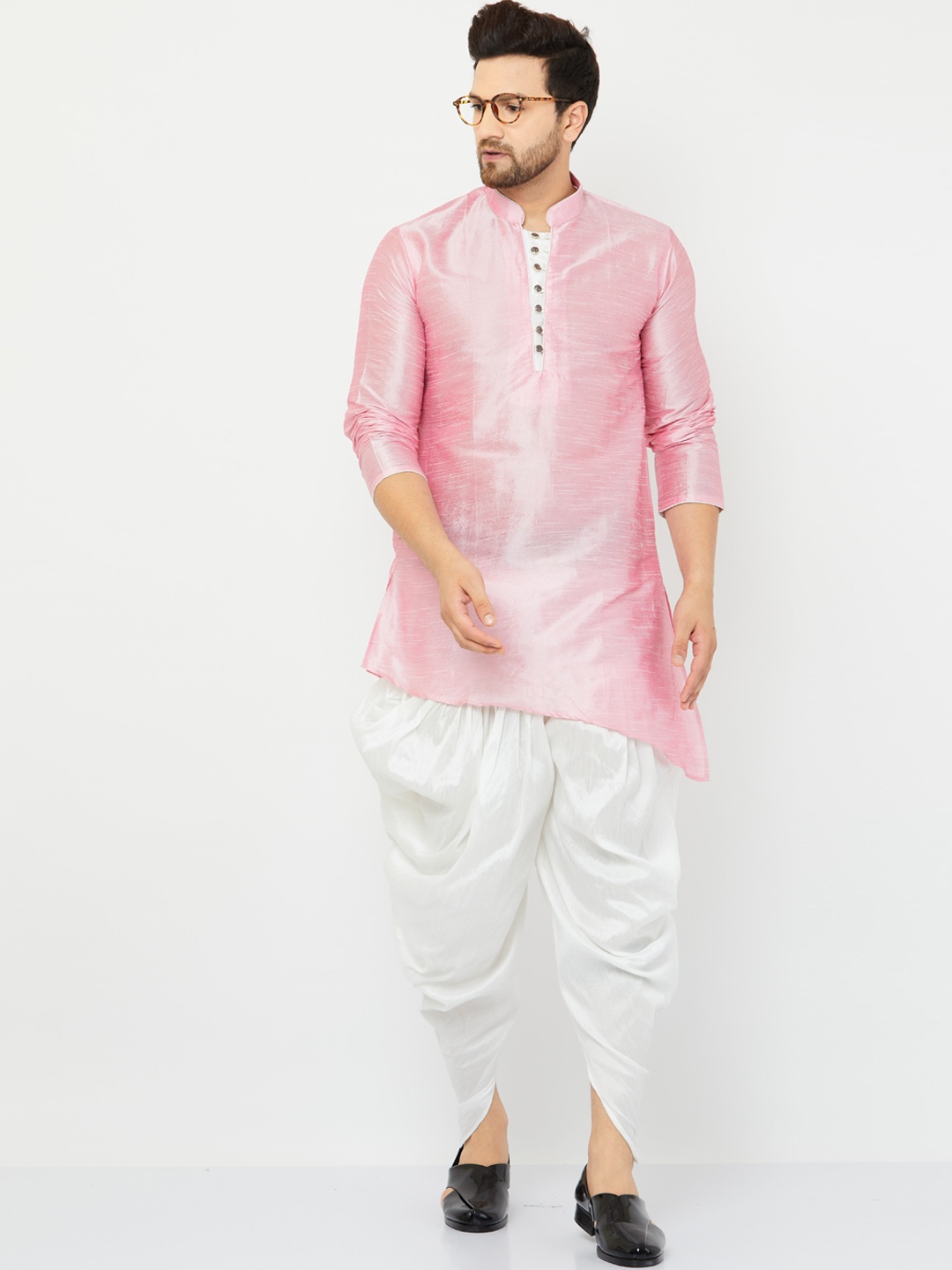 

Armaan Ethnic Men Mandarin Collar Silk Kurta, Pink
