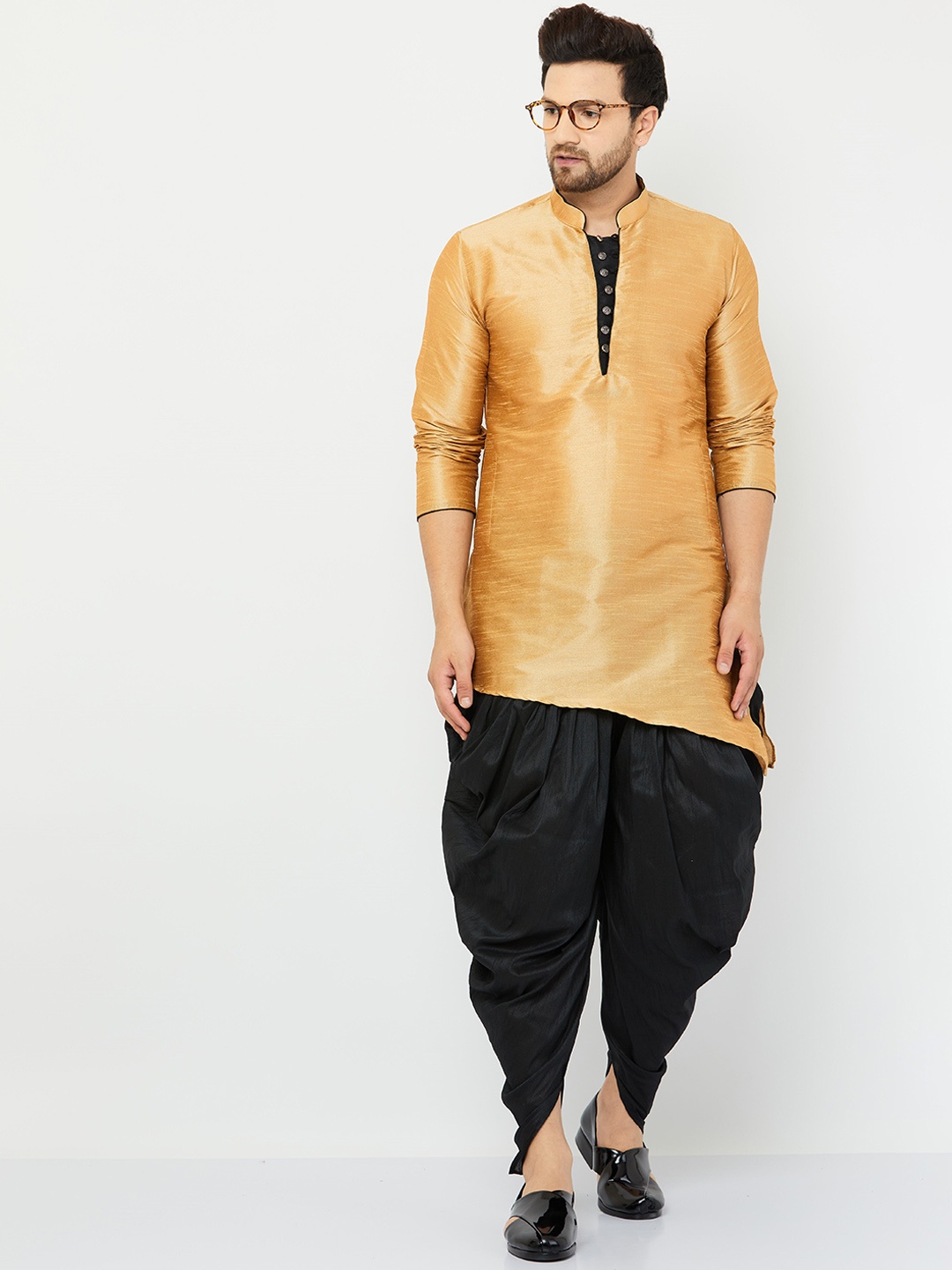 

Armaan Ethnic Men Mandarin Collar Silk Kurta, Gold