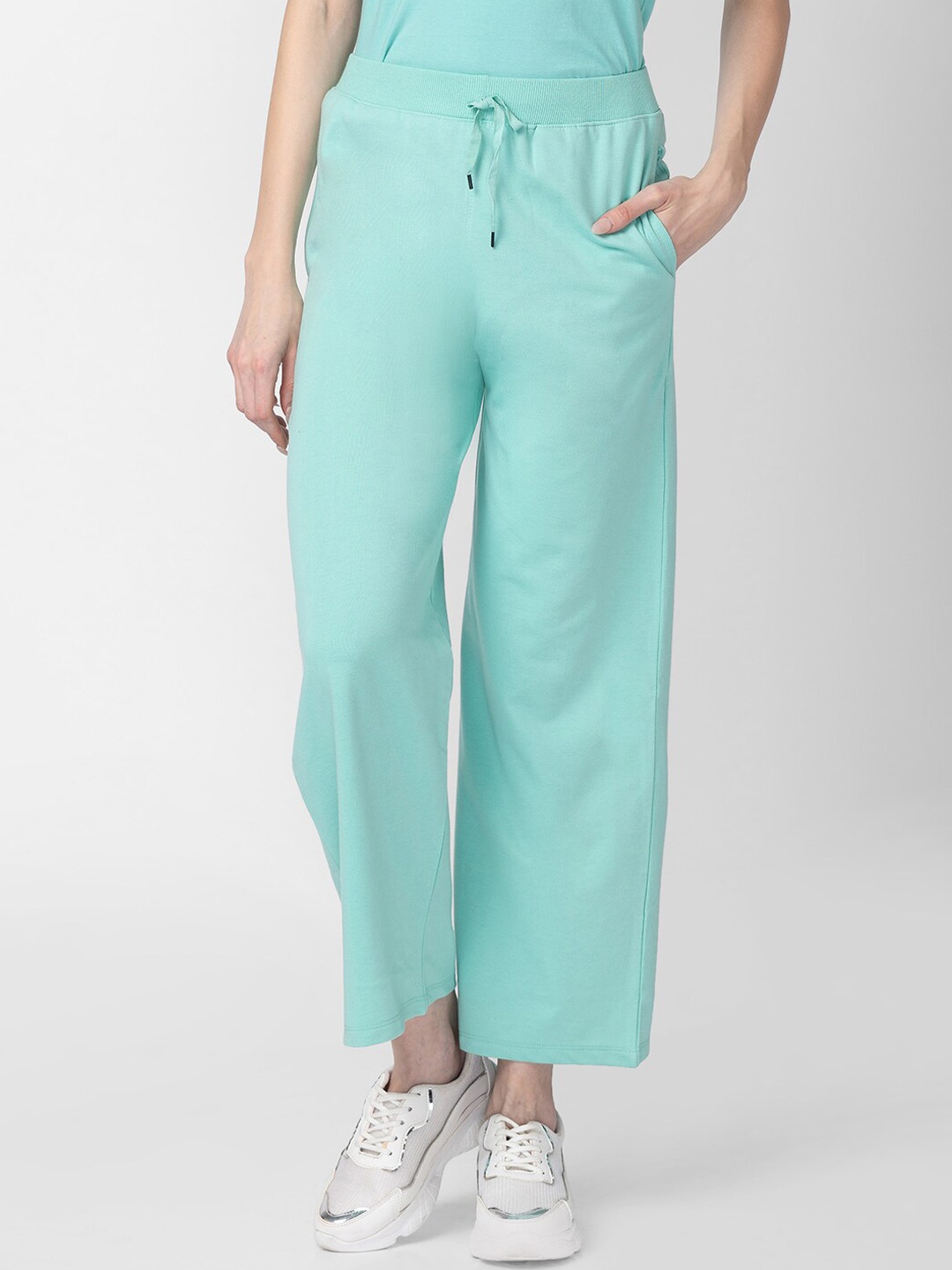 

Candyskin Women Regular Solid Track Pant, Green