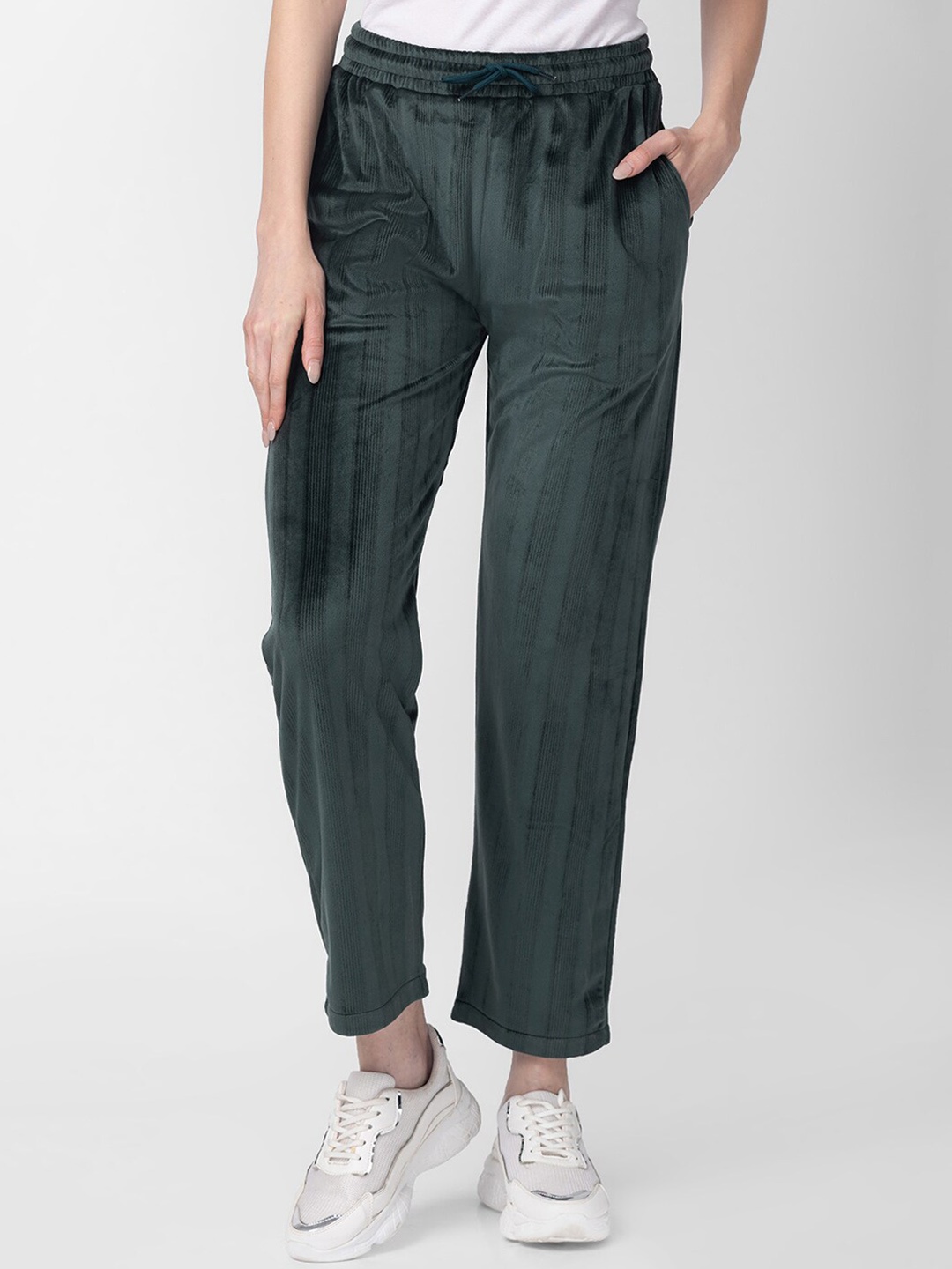 

Candyskin Women Regular Solid Velvet Track Pant, Green