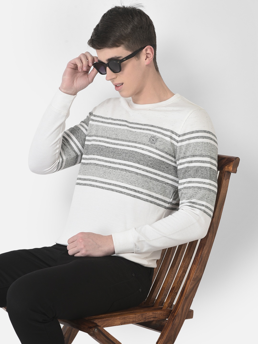 

Crimsoune Club Men Striped Pullover Sweatshirt, Off white