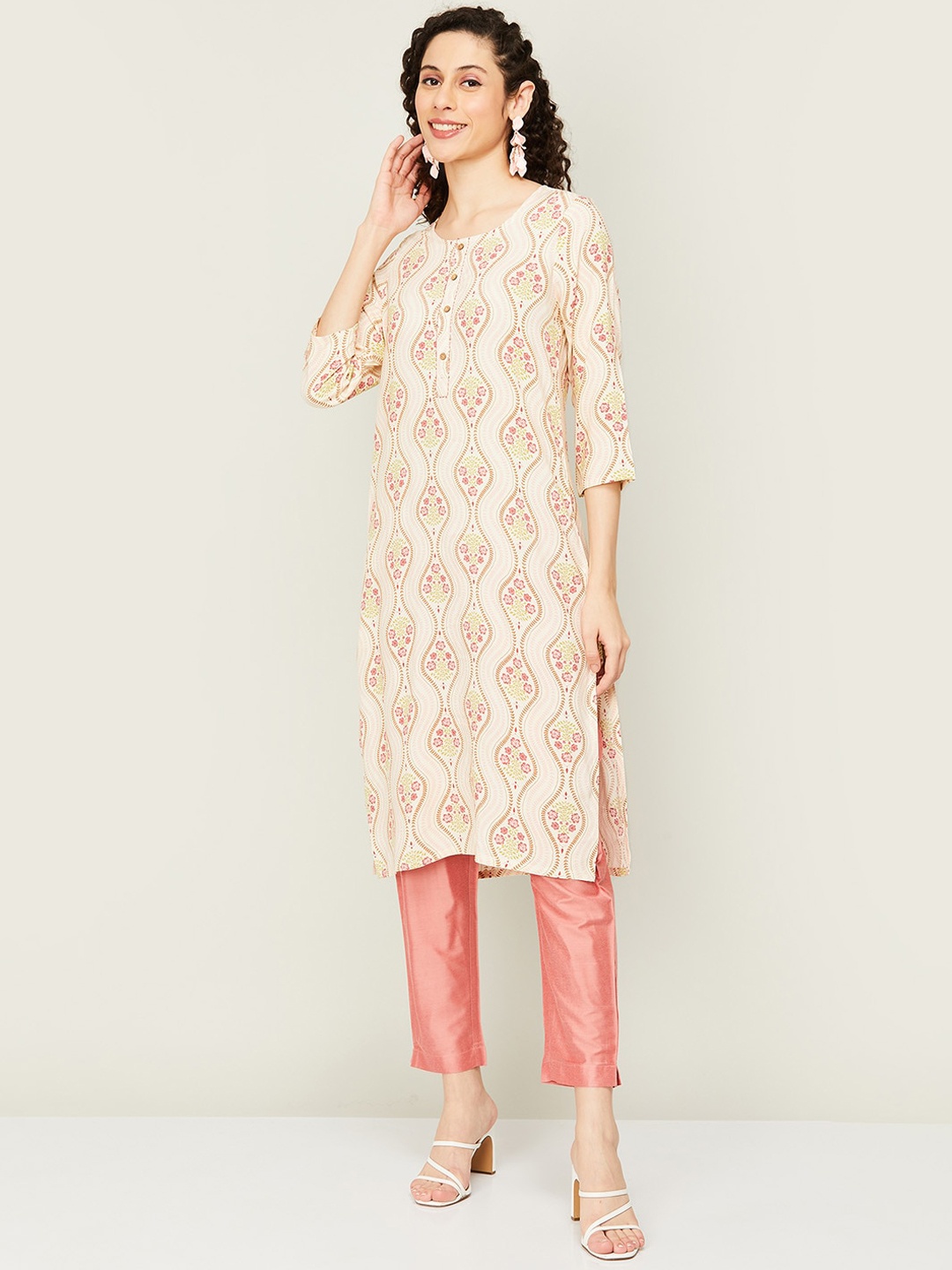 

Melange by Lifestyle Women Floral Printed Kurta, Beige