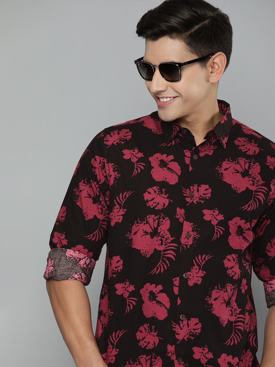 

HERE&NOW Men Slim Fit Floral Printed Casual Shirt, Multi