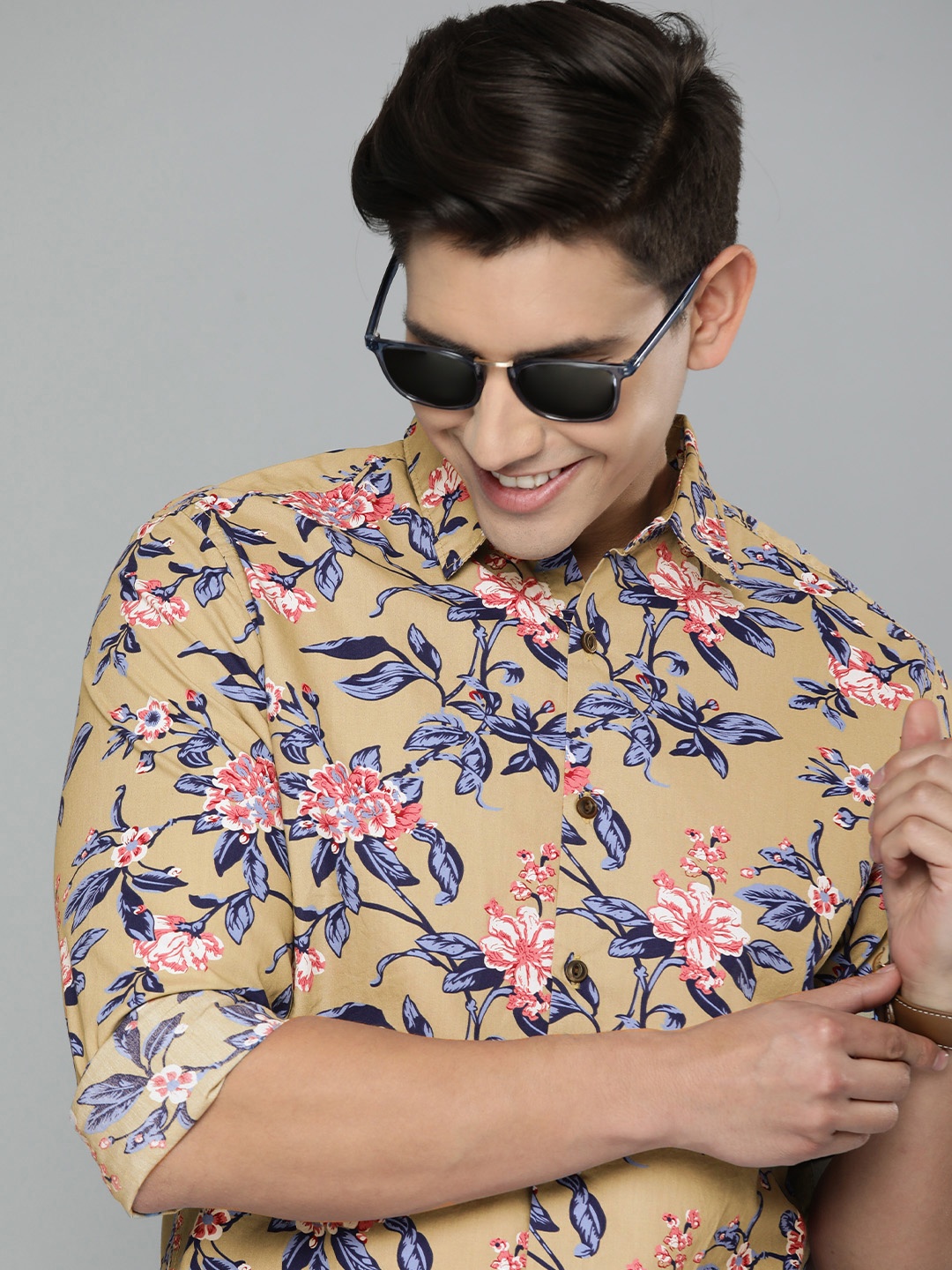 

HERE&NOW Men Slim Fit Floral Printed Casual Shirt, Khaki