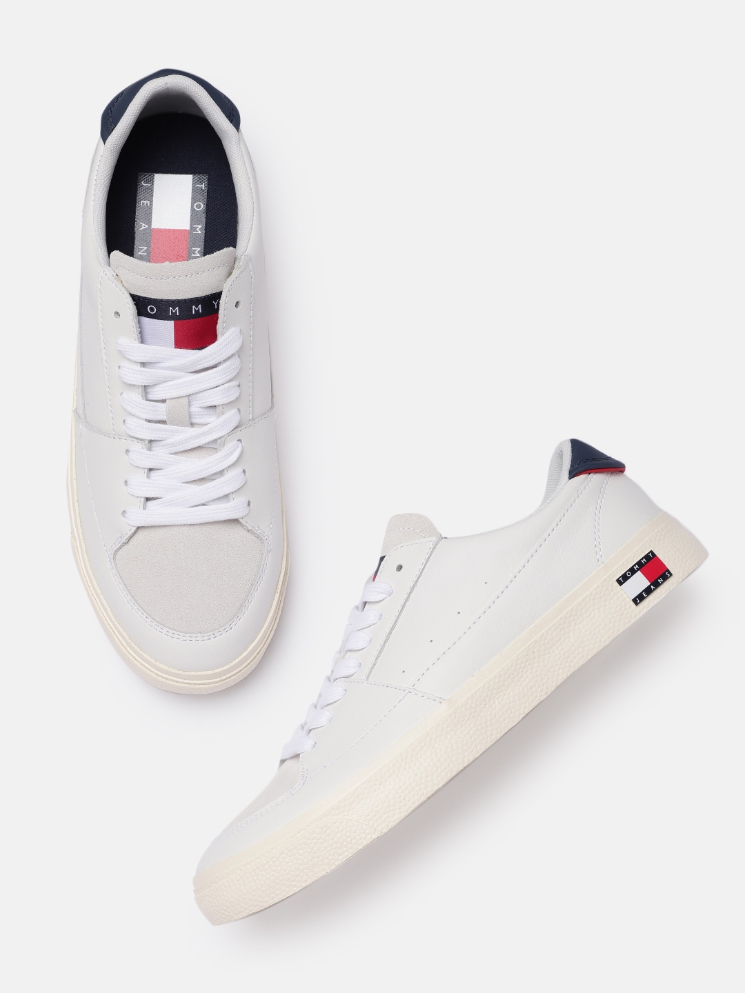 

Tommy Hilfiger Men Solid Leather Sneakers, White