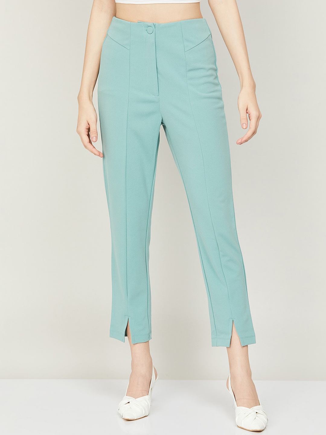 

CODE by Lifestyle Women Cropped Regular Trousers, Green