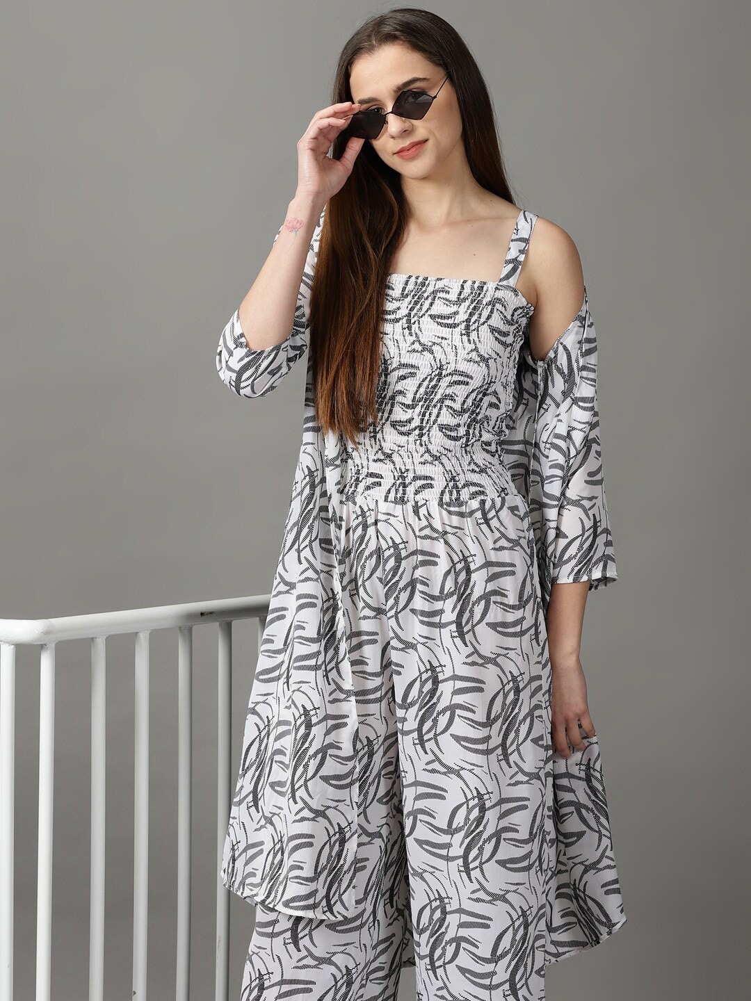 

SHOWOFF Printed Basic Jumpsuit With Over Coat, White