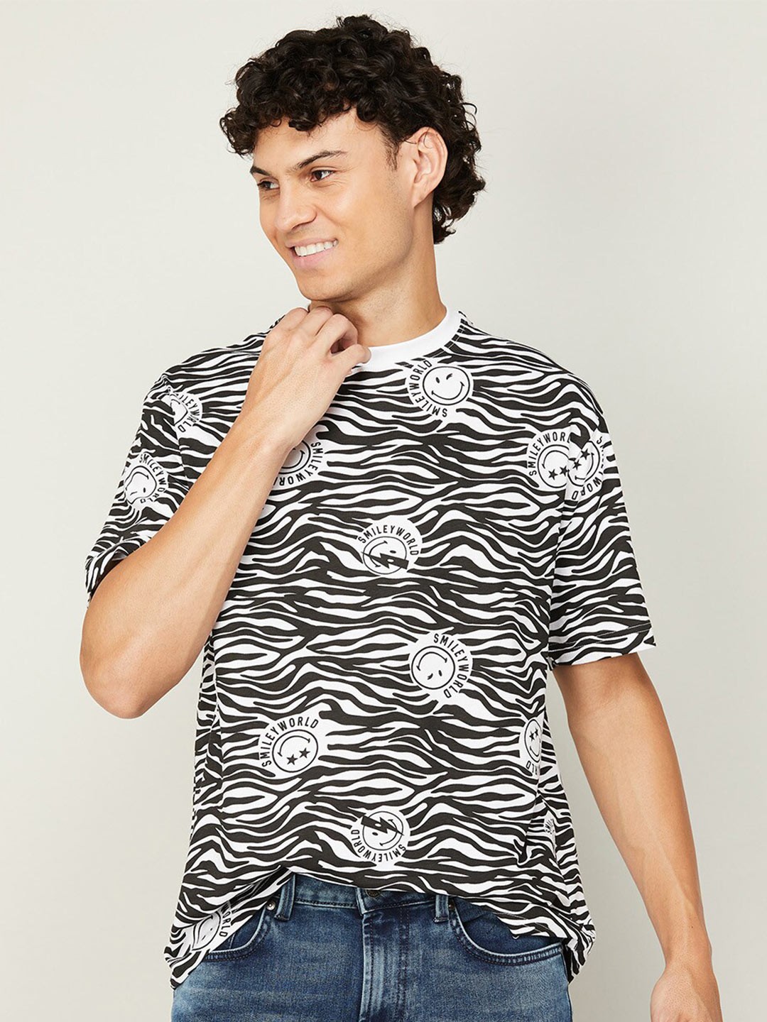 

SmileyWorld Men Printed Round Neck Cotton T-shirt, Black