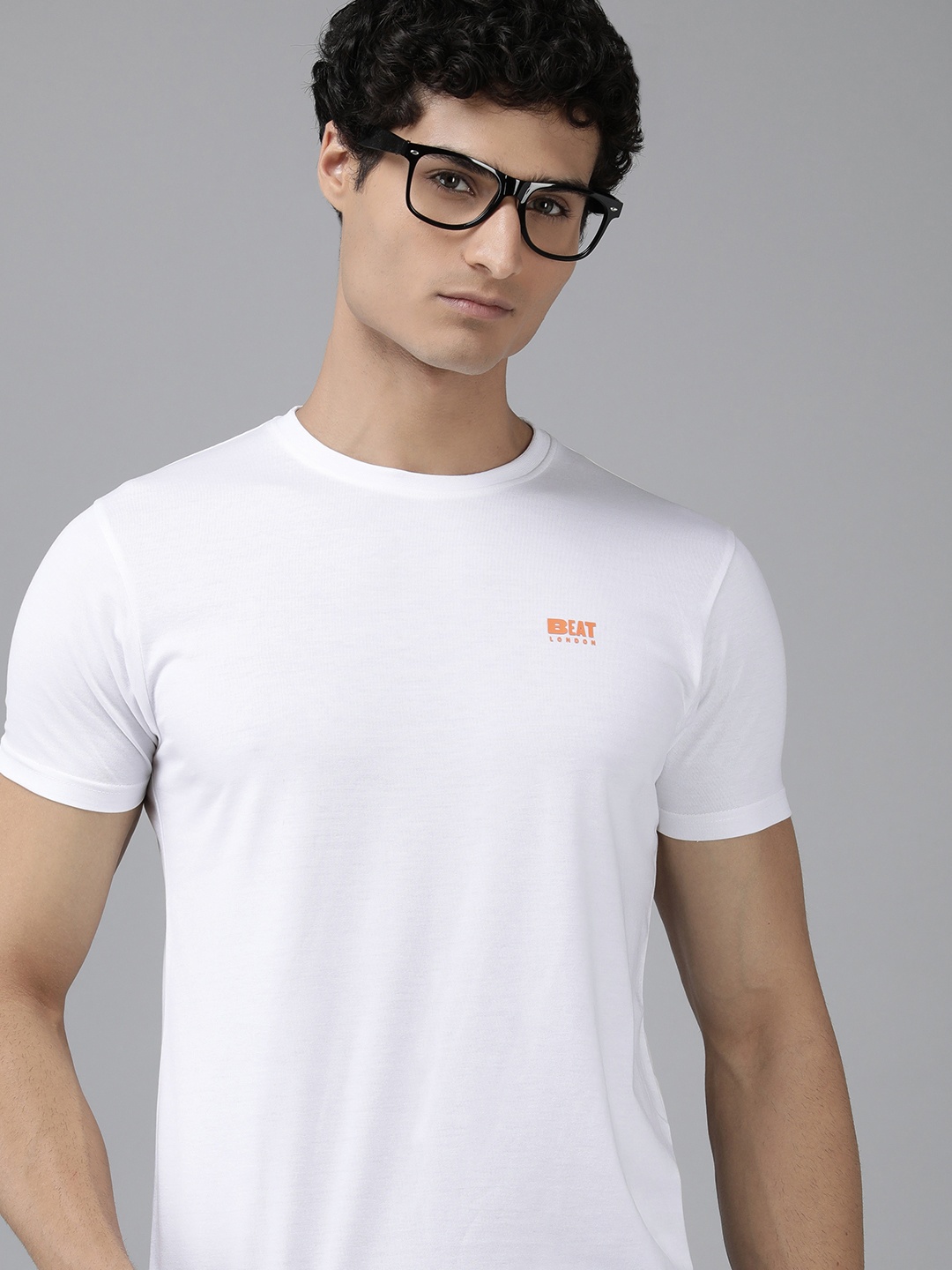 

BEAT LONDON by PEPE JEANS Men Solid Round Neck Slim Fit T-shirt, White