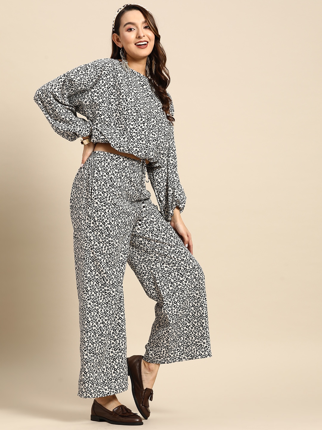 

Sangria Women Animal Printed Top With Palazzos, Black