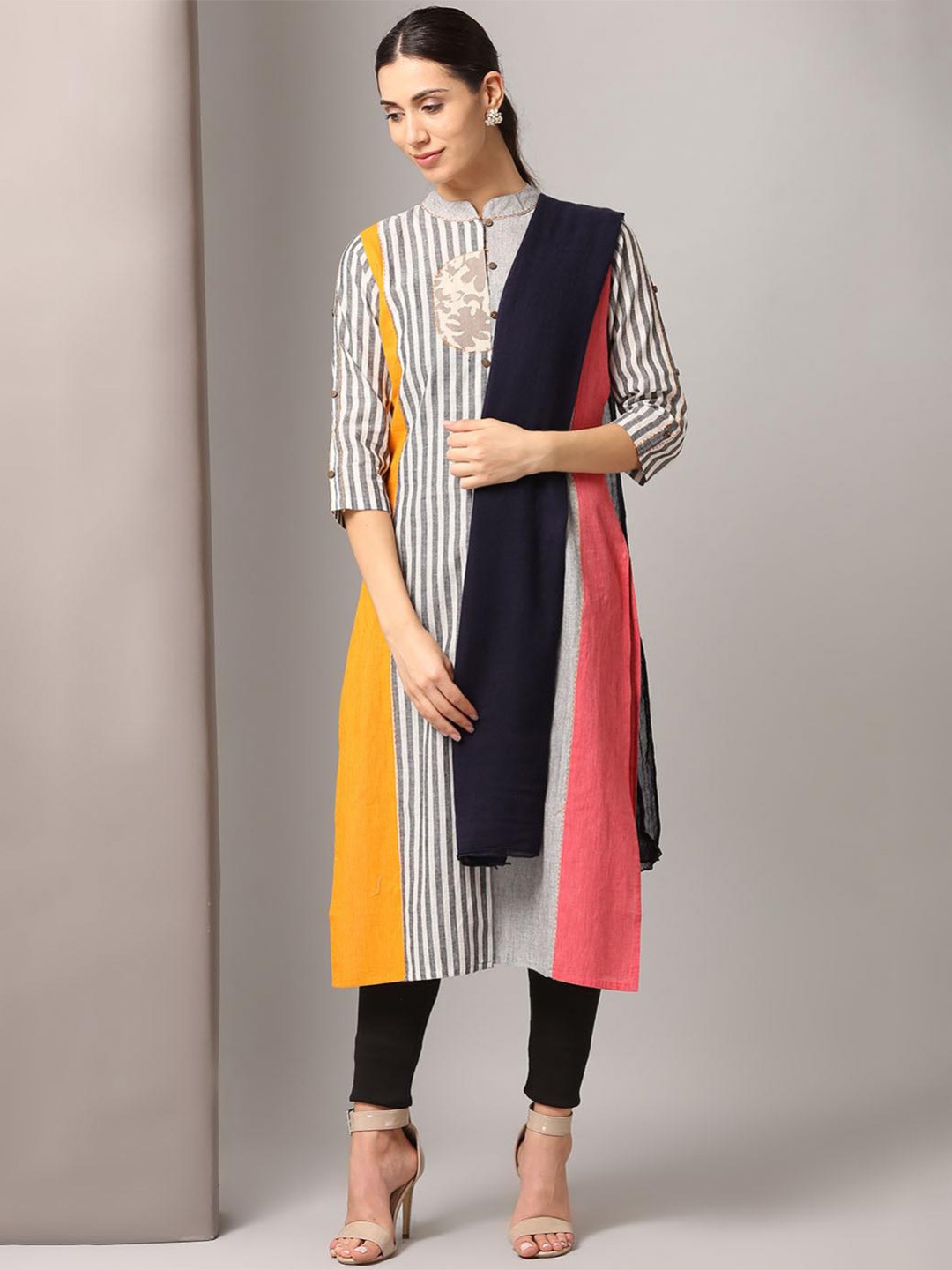 

Lakshita Regular Wool Dupatta, Navy blue